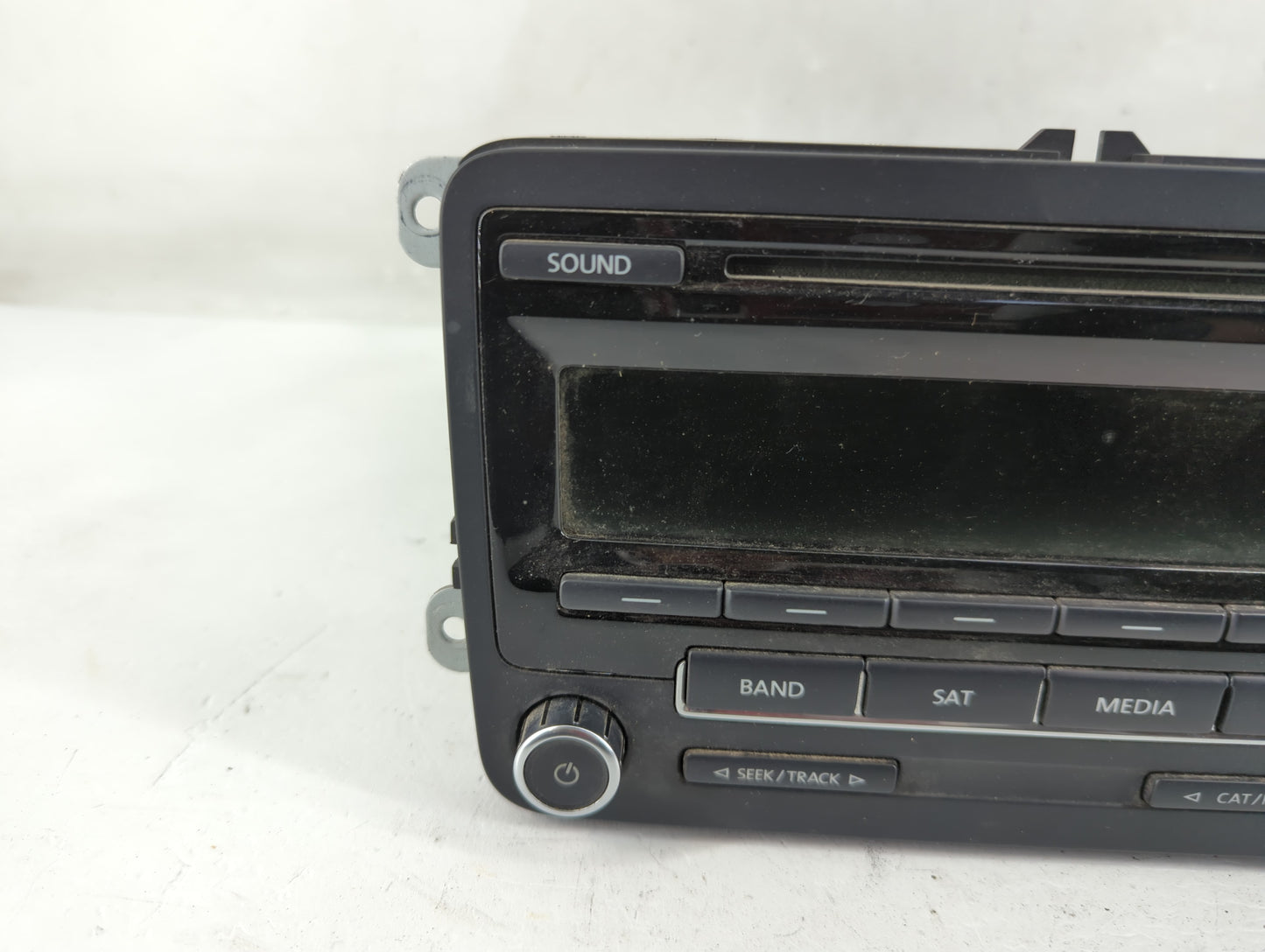 2012-2015 Volkswagen Passat Radio AM FM Cd Player Receiver Replacement P/N:28367806 1K0 035 164 F Fits OEM Used Auto Parts -