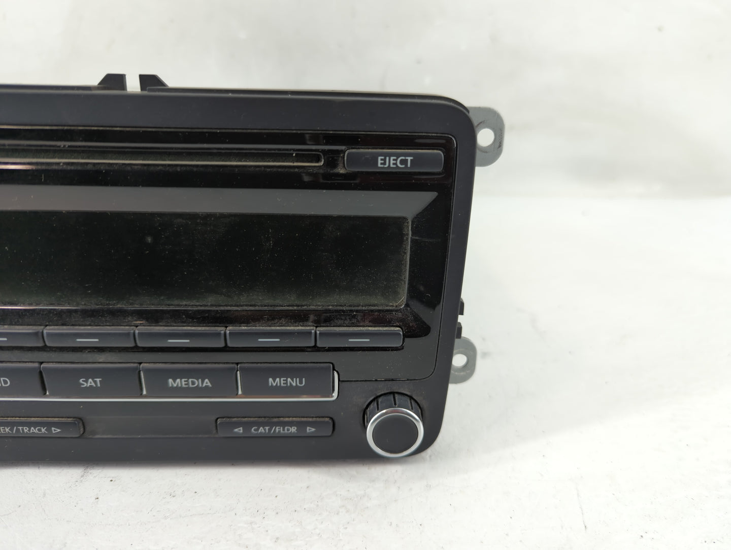 2012-2015 Volkswagen Passat Radio AM FM Cd Player Receiver Replacement P/N:28367806 1K0 035 164 F Fits OEM Used Auto Parts -