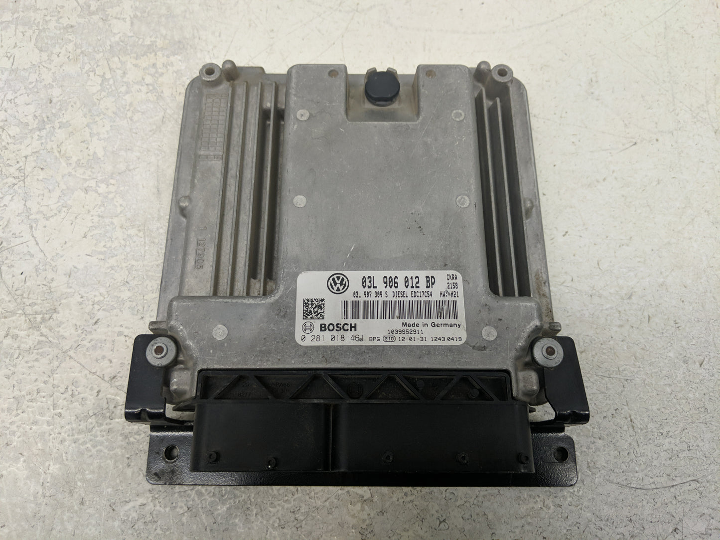 2012 Volkswagen Passat PCM Engine Control Computer ECU ECM PCU OEM P/N:0 281 018 461 03L 906 012 BP Fits OEM Used Auto Parts