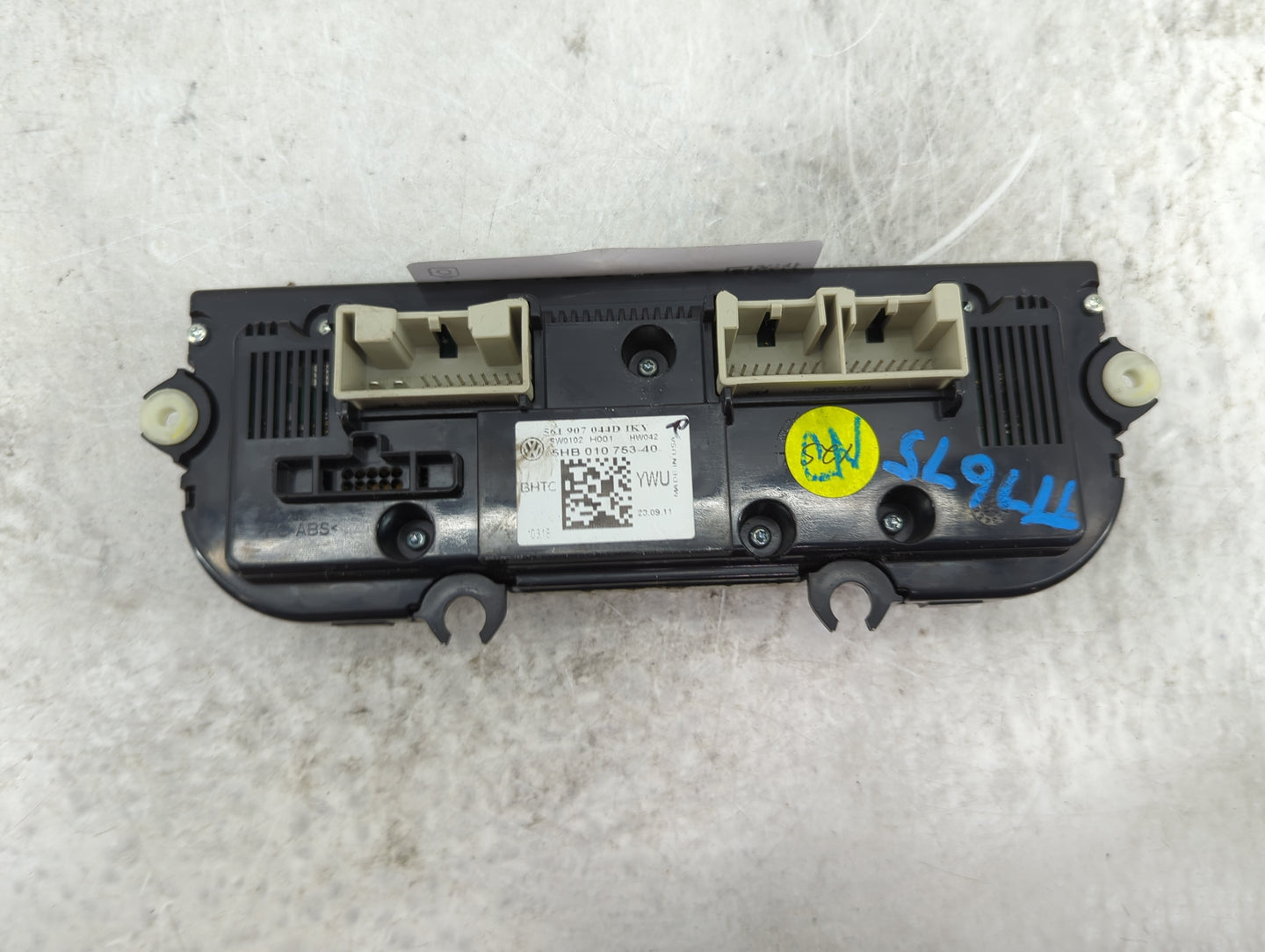2012 Volkswagen Passat Climate Control Module Temperature AC/Heater Replacement P/N:561907044D 5HB01075340 Fits OEM Used Aut