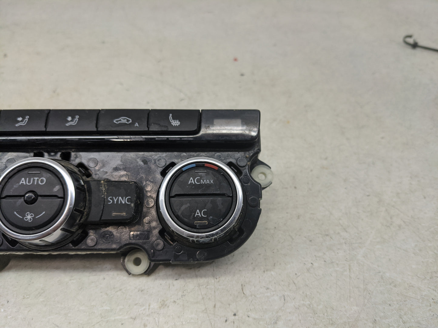 2012 Volkswagen Passat Climate Control Module Temperature AC/Heater Replacement P/N:561907044H 5HB010753-42 Fits OEM Used Au