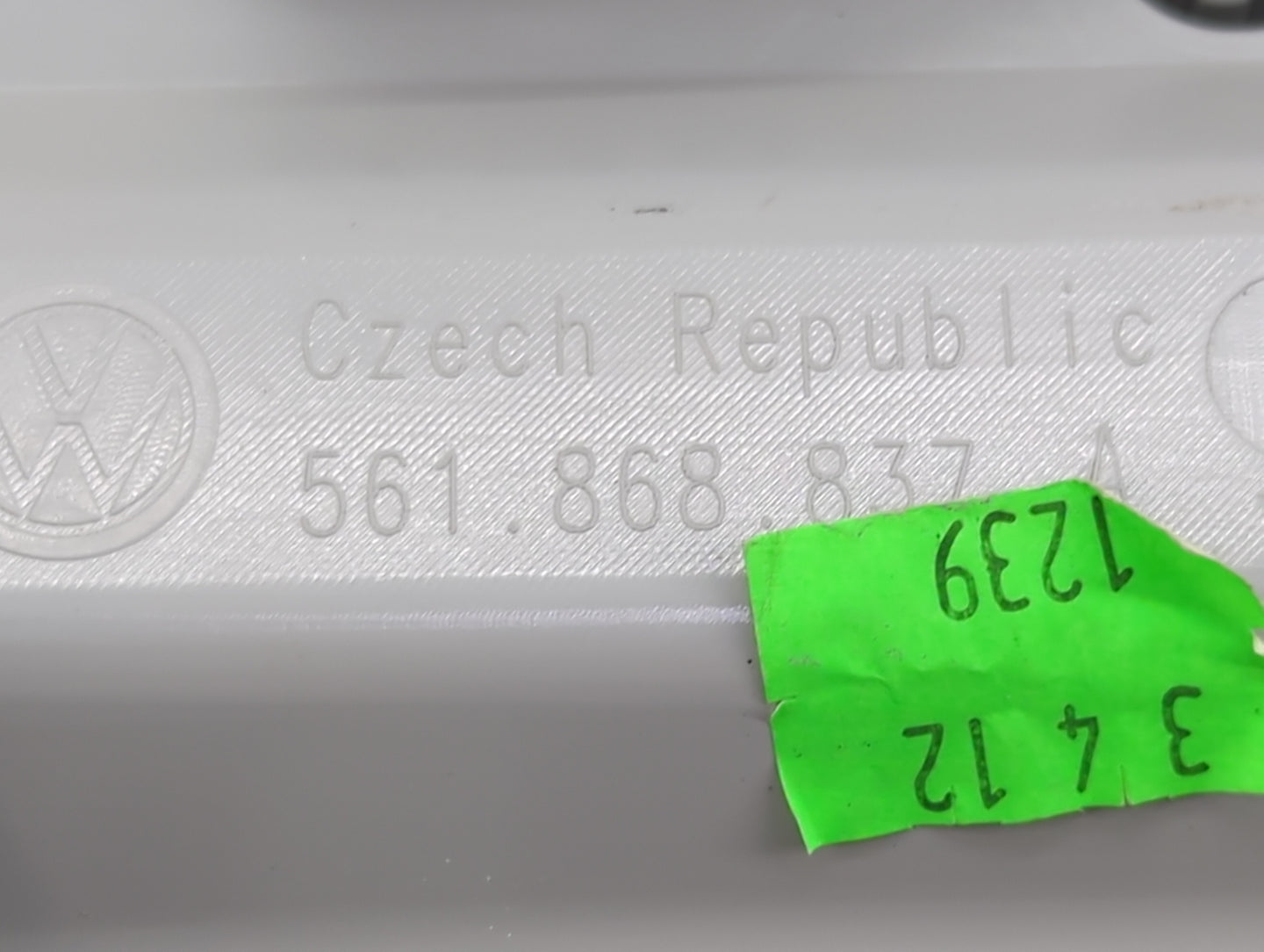 2012 Volkswagen Passat Overhead Roof Console Gray - Oemusedautoparts1.com