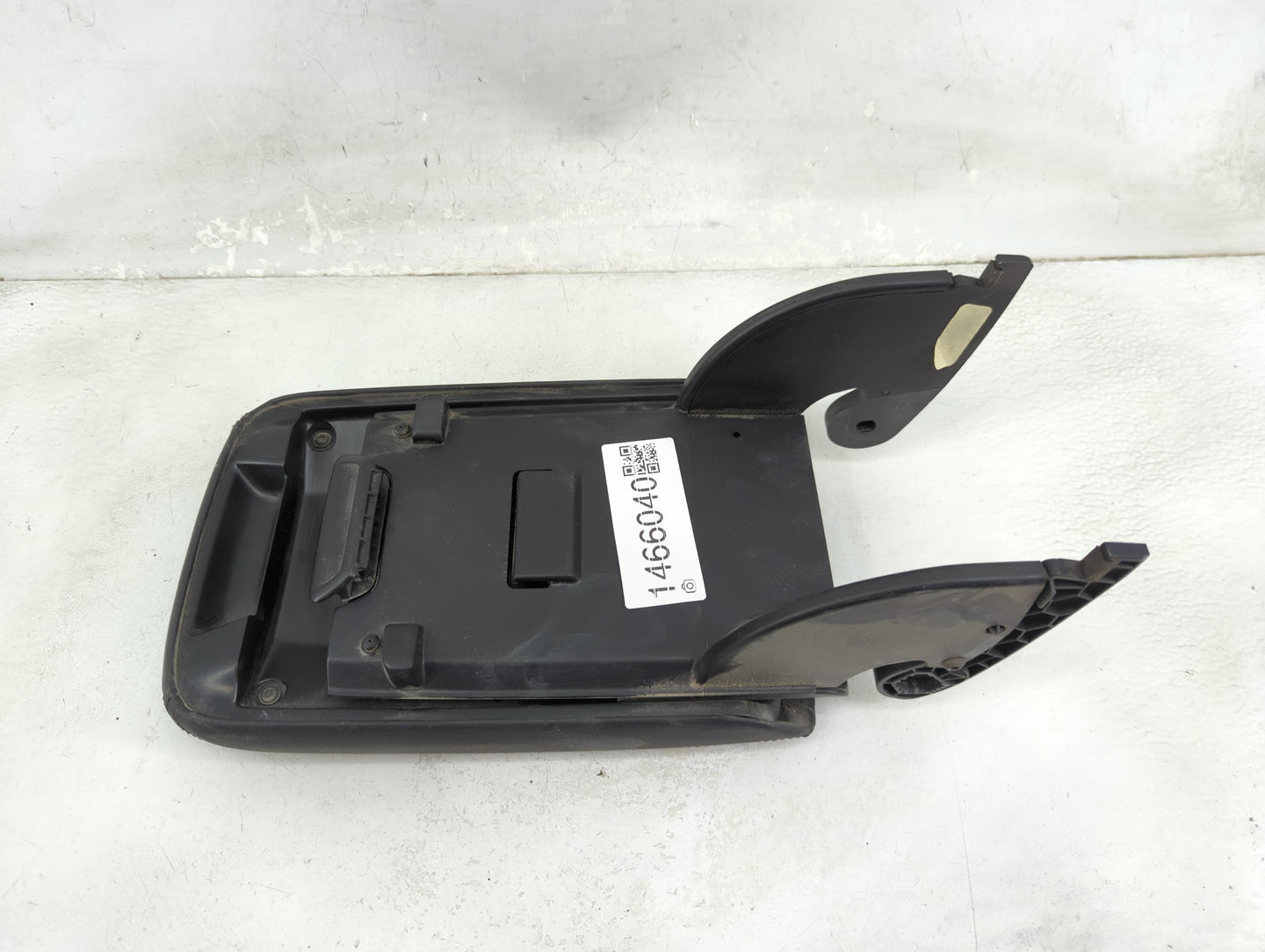 2012 Volkswagen Passat Center Console Armrest Cover Lid Fits OEM Used Auto Parts - Oemusedautoparts1.com