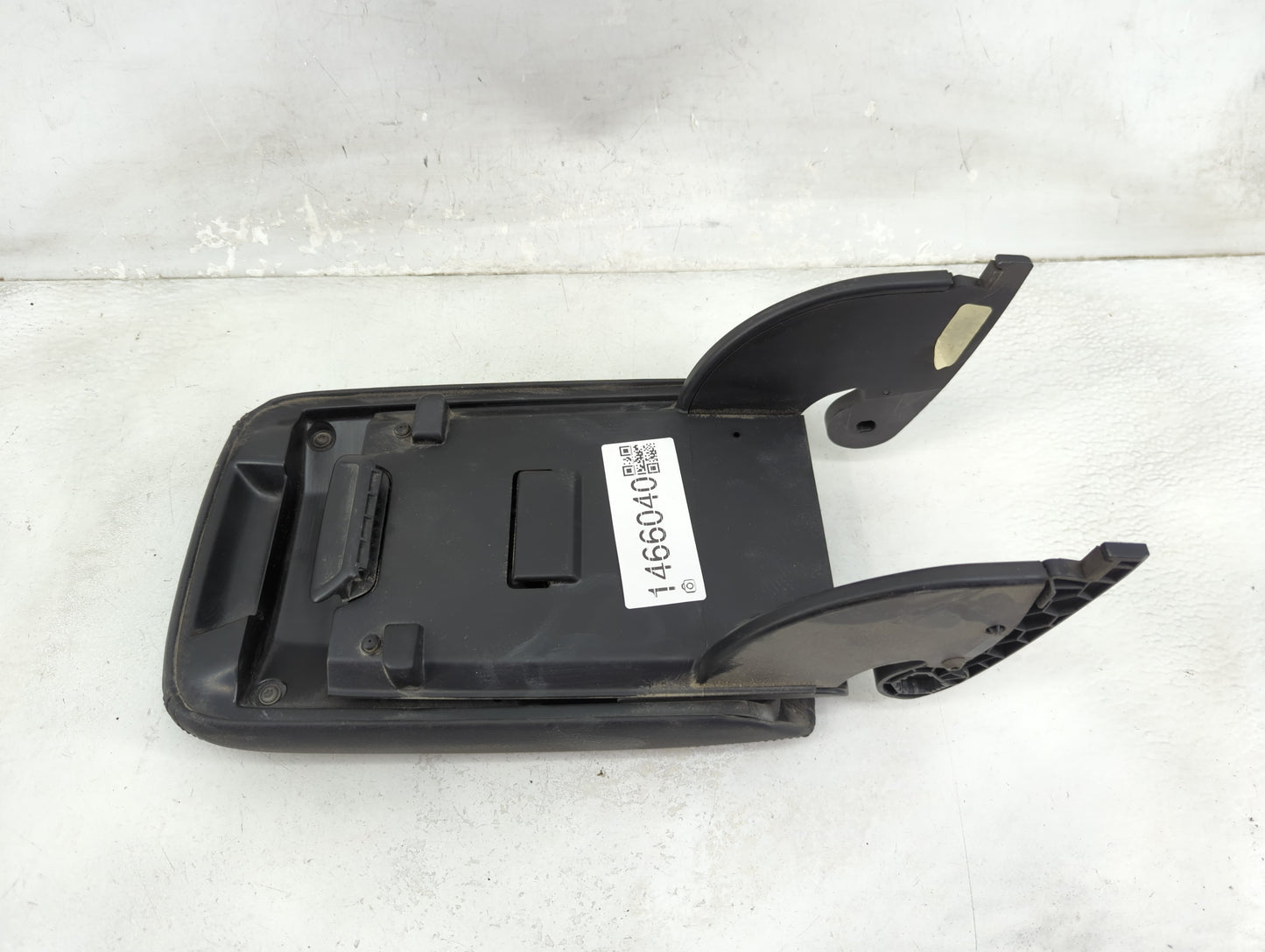 2012 Volkswagen Passat Center Console Armrest Cover Lid Fits OEM Used Auto Parts - Oemusedautoparts1.com