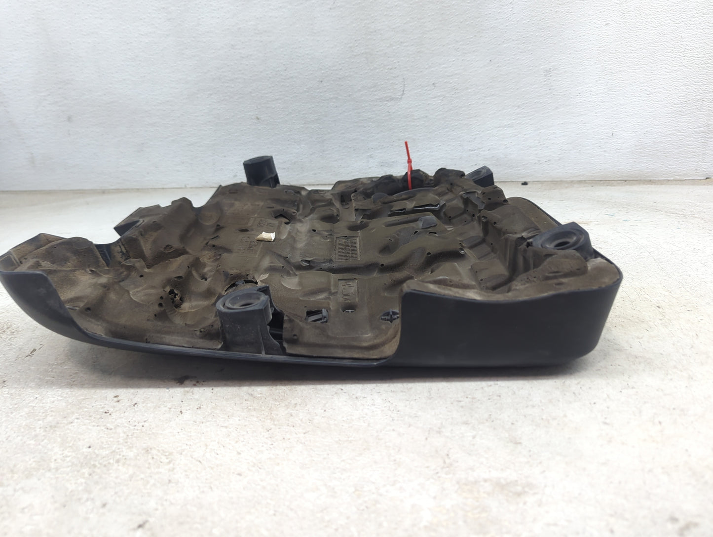 2012 Volkswagen Passat Engine Cover Black - Oemusedautoparts1.com