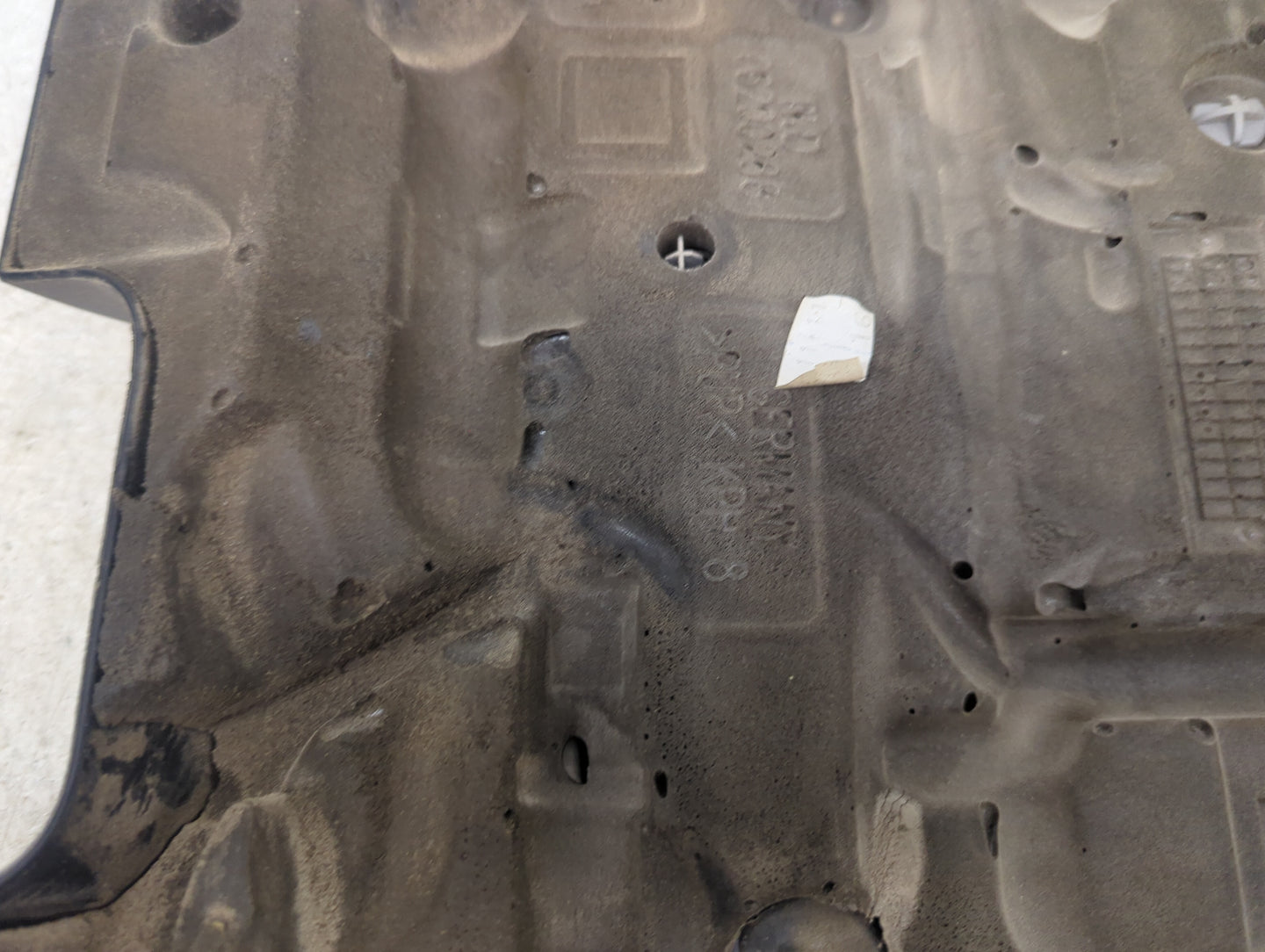 2012 Volkswagen Passat Engine Cover Black - Oemusedautoparts1.com