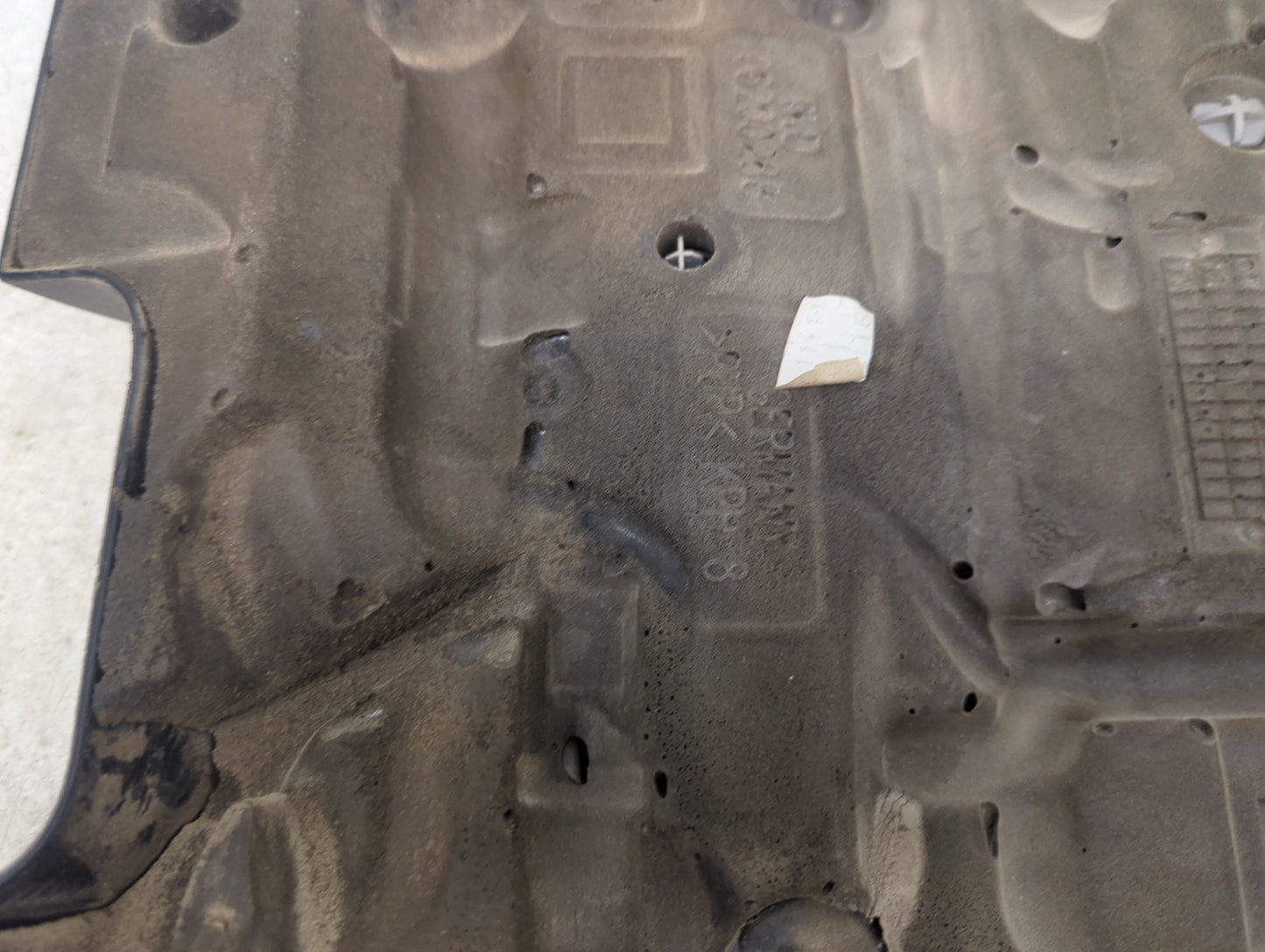 2012 Volkswagen Passat Engine Cover Black - Oemusedautoparts1.com