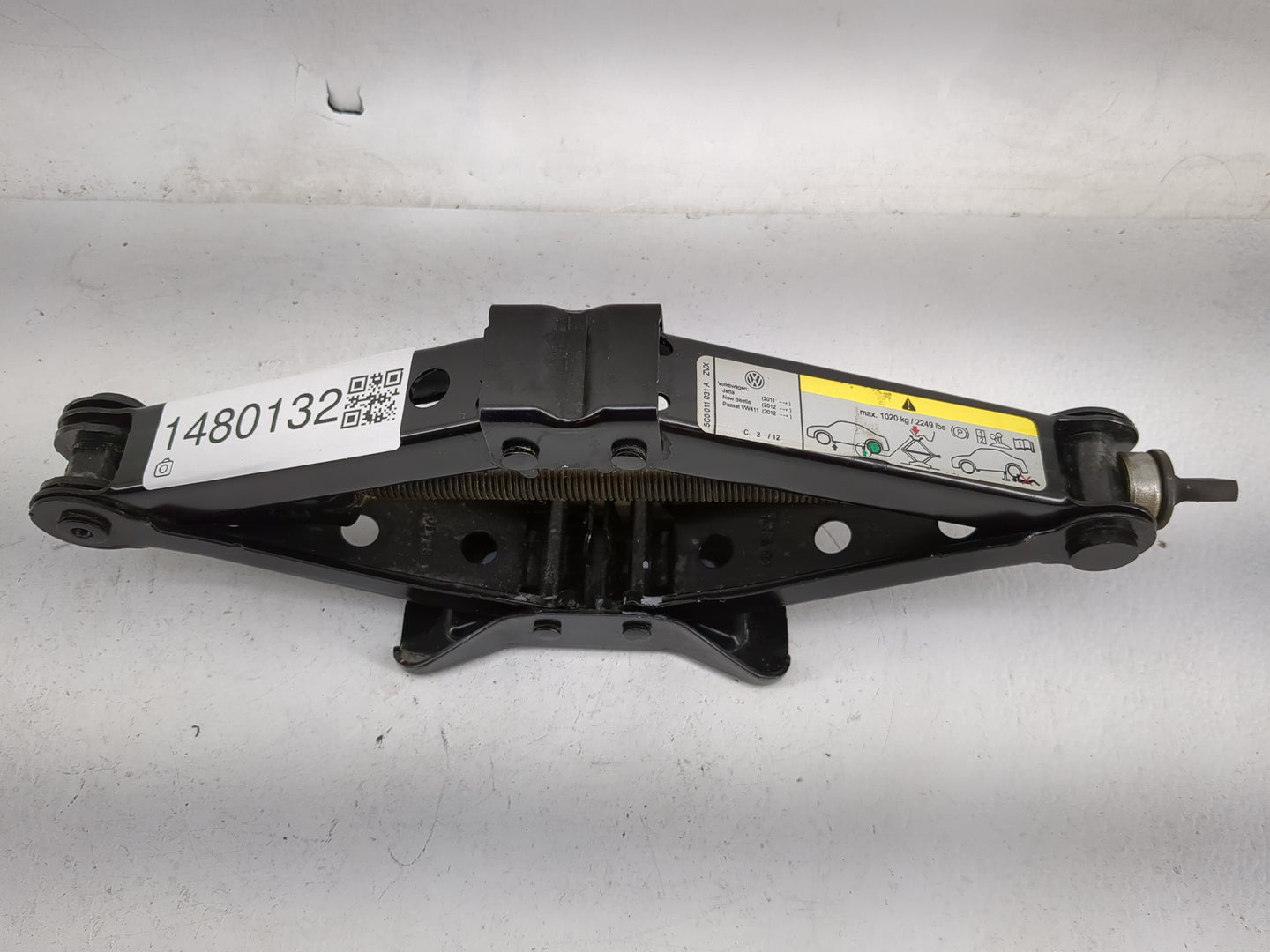 2012 Volkswagen Passat Spare Scissor Car Jack Black - Oemusedautoparts1.com