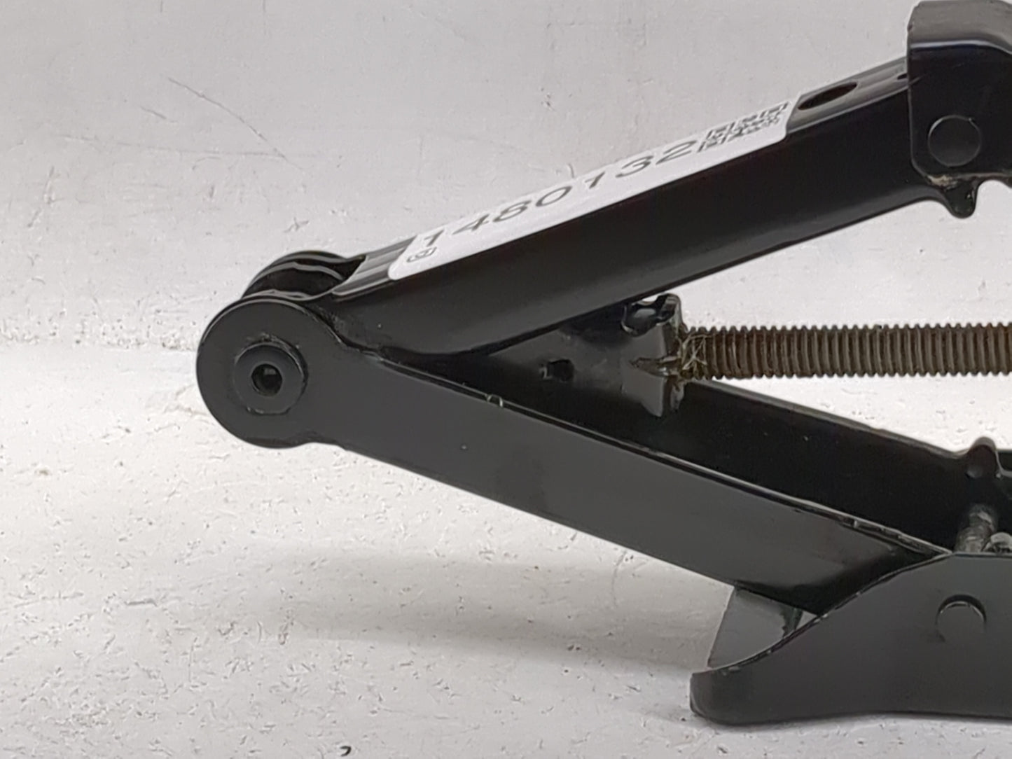 2012 Volkswagen Passat Spare Scissor Car Jack Black - Oemusedautoparts1.com