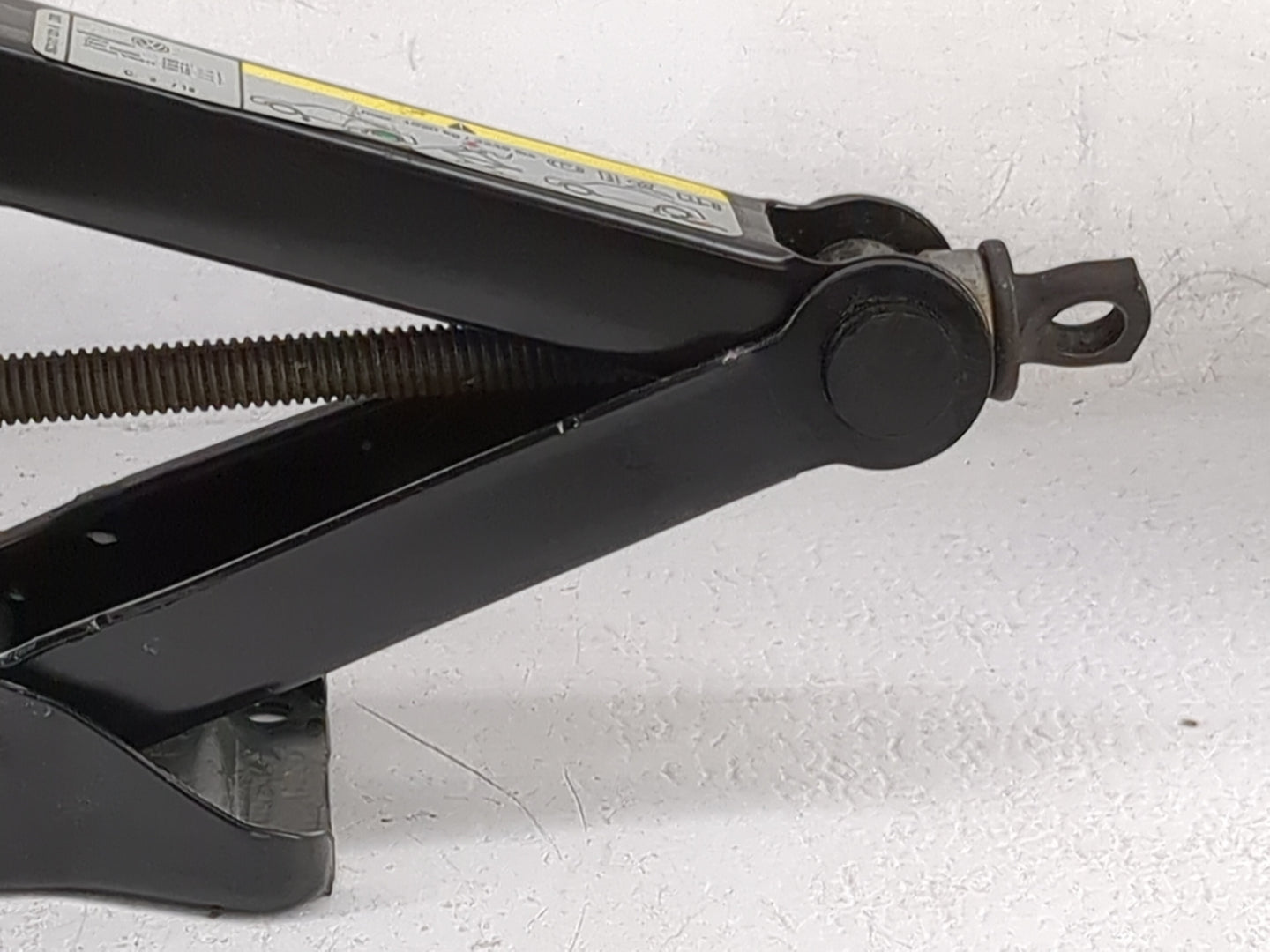 2012 Volkswagen Passat Spare Scissor Car Jack Black - Oemusedautoparts1.com