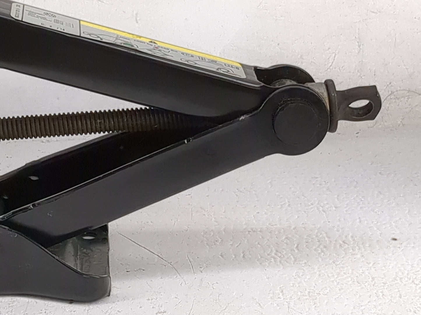 2012 Volkswagen Passat Spare Scissor Car Jack Black - Oemusedautoparts1.com