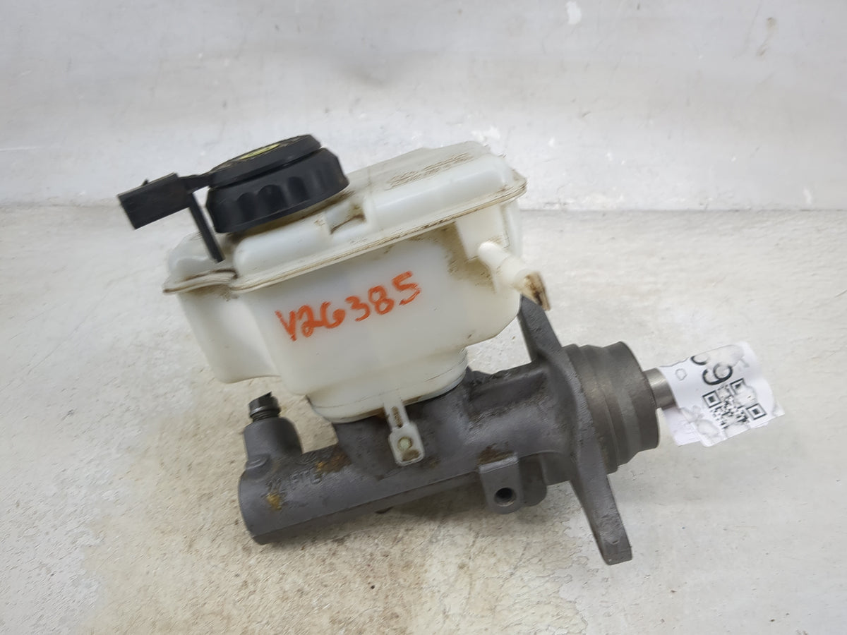 Volkswagen Passat Brake Master Cylinder 1512569 - Oemusedautoparts1.com