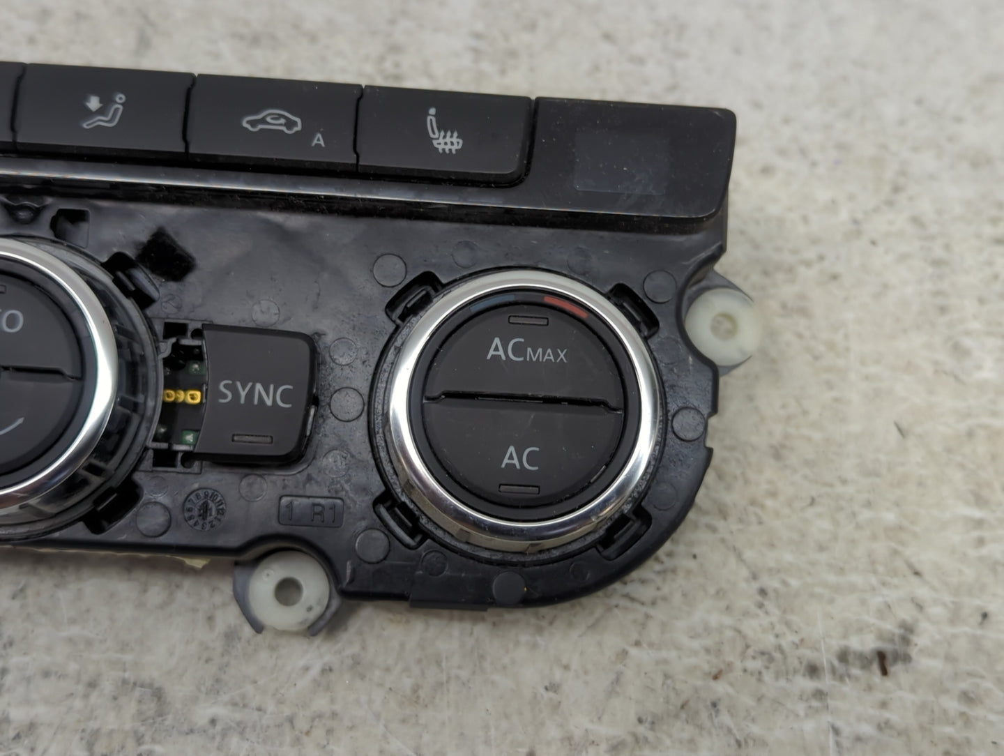 2012 Volkswagen Passat Climate Control Module Temperature AC/Heater Replacement P/N:561907044D 5HB01075340 Fits OEM Used Aut