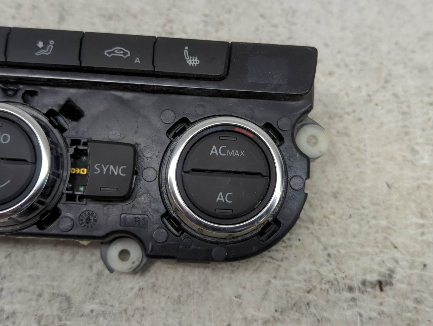 2012 Volkswagen Passat Climate Control Module Temperature AC/Heater Replacement P/N:561907044D 5HB01075340 Fits OEM Used Aut