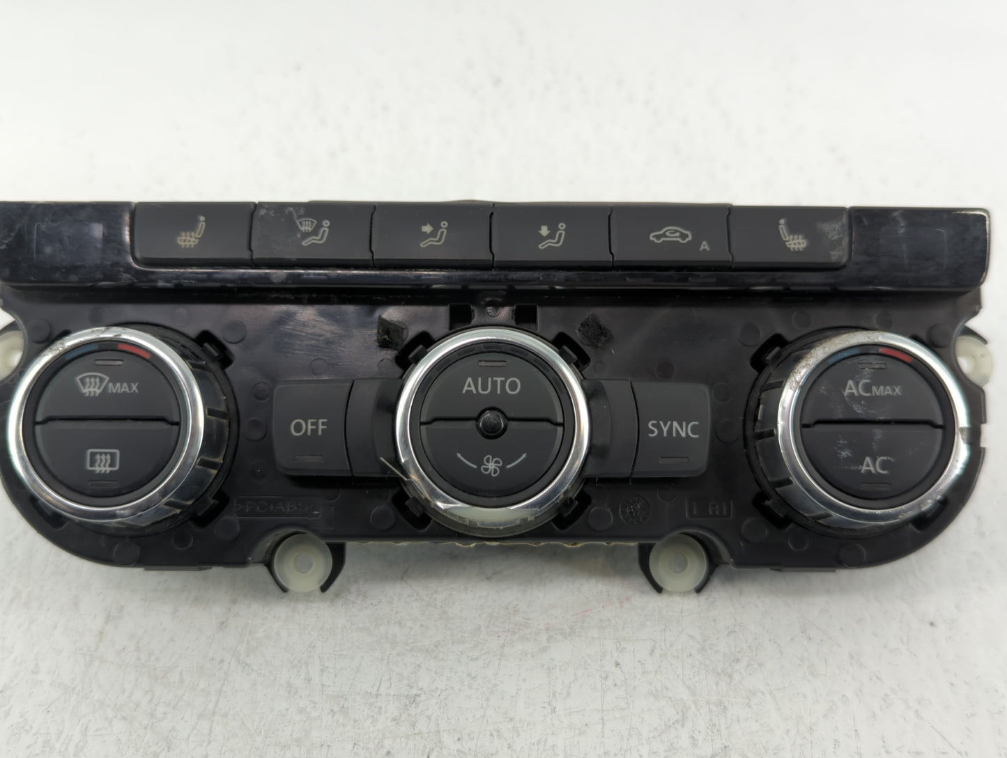 2012 Volkswagen Passat Climate Control Module Temperature AC/Heater Replacement P/N:561 907 044D Fits OEM Used Auto Parts - 