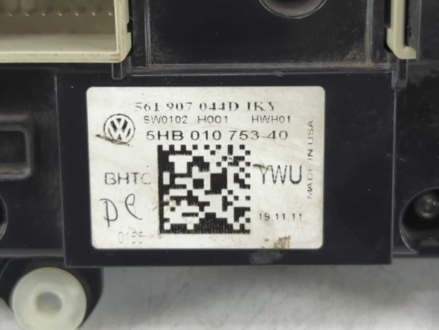 2012 Volkswagen Passat Climate Control Module Temperature AC/Heater Replacement P/N:561 907 044D Fits OEM Used Auto Parts - 
