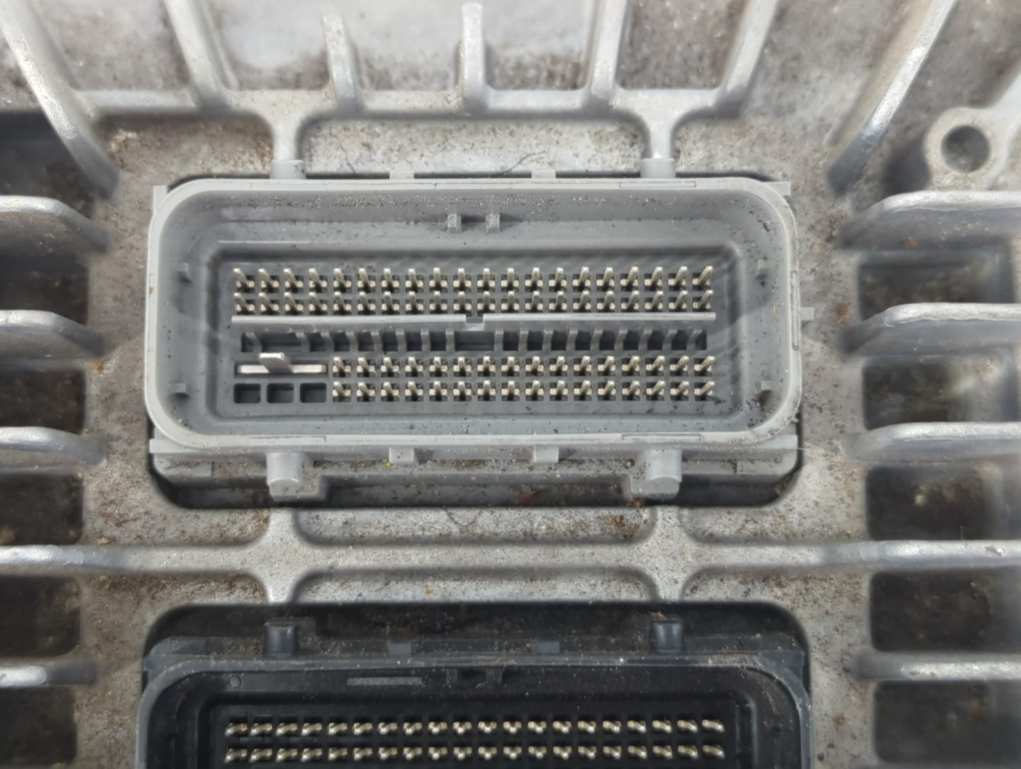 2012 Volkswagen Passat PCM Engine Control Computer ECU ECM PCU OEM P/N:E39 12648906 Fits OEM Used Auto Parts - Oemusedautopa