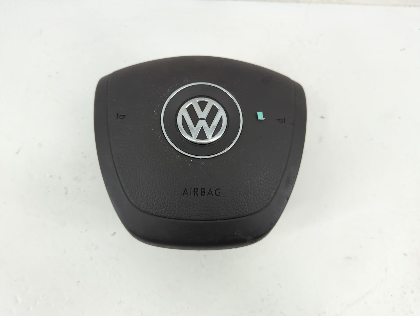 2011-2014 Volkswagen Routan Air Bag Driver Left Steering Wheel Mounted Fits Fits 2011 2012 2013 2014 OEM Used Auto Parts - O
