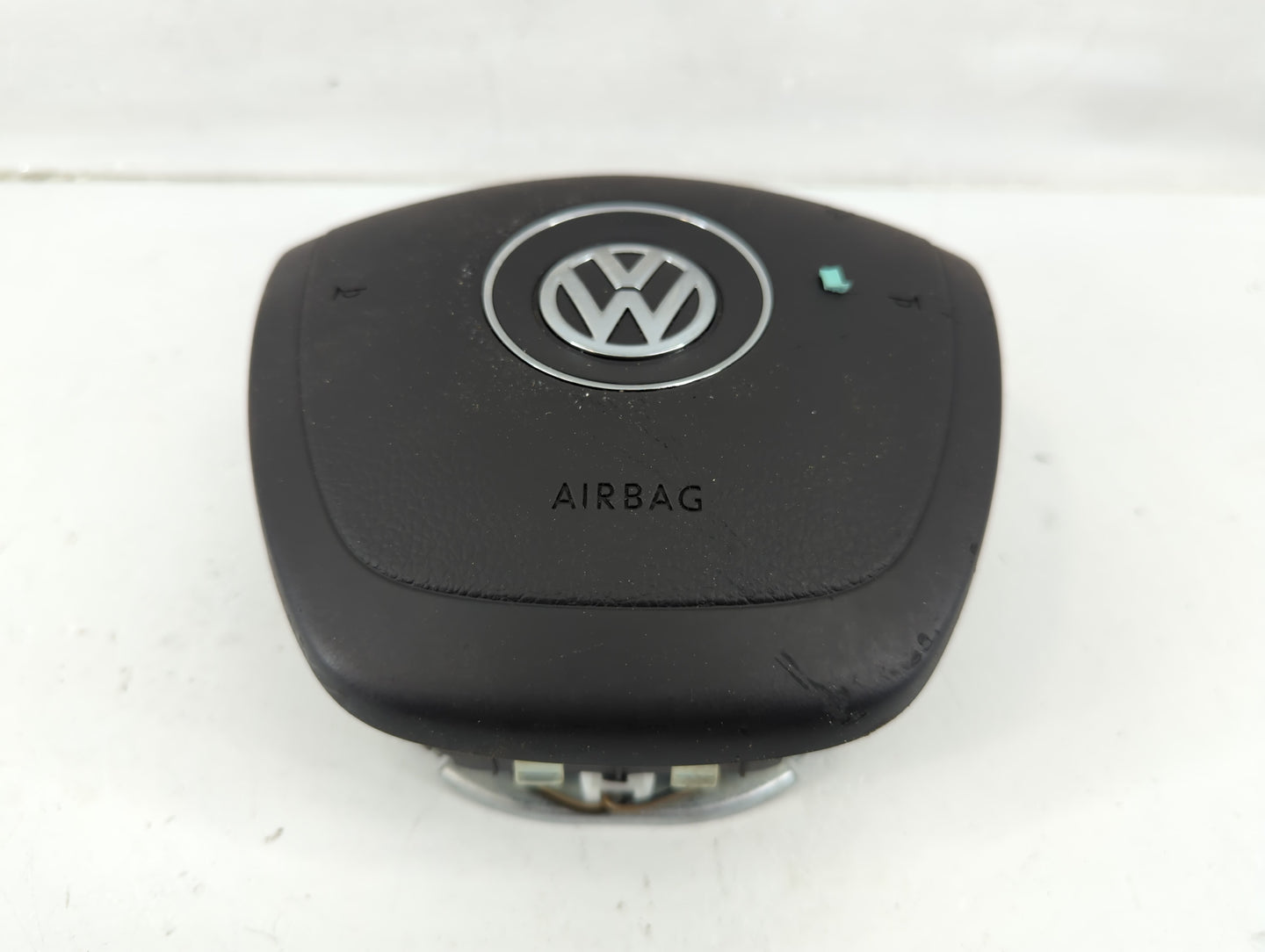 2011-2014 Volkswagen Routan Air Bag Driver Left Steering Wheel Mounted Fits Fits 2011 2012 2013 2014 OEM Used Auto Parts - O