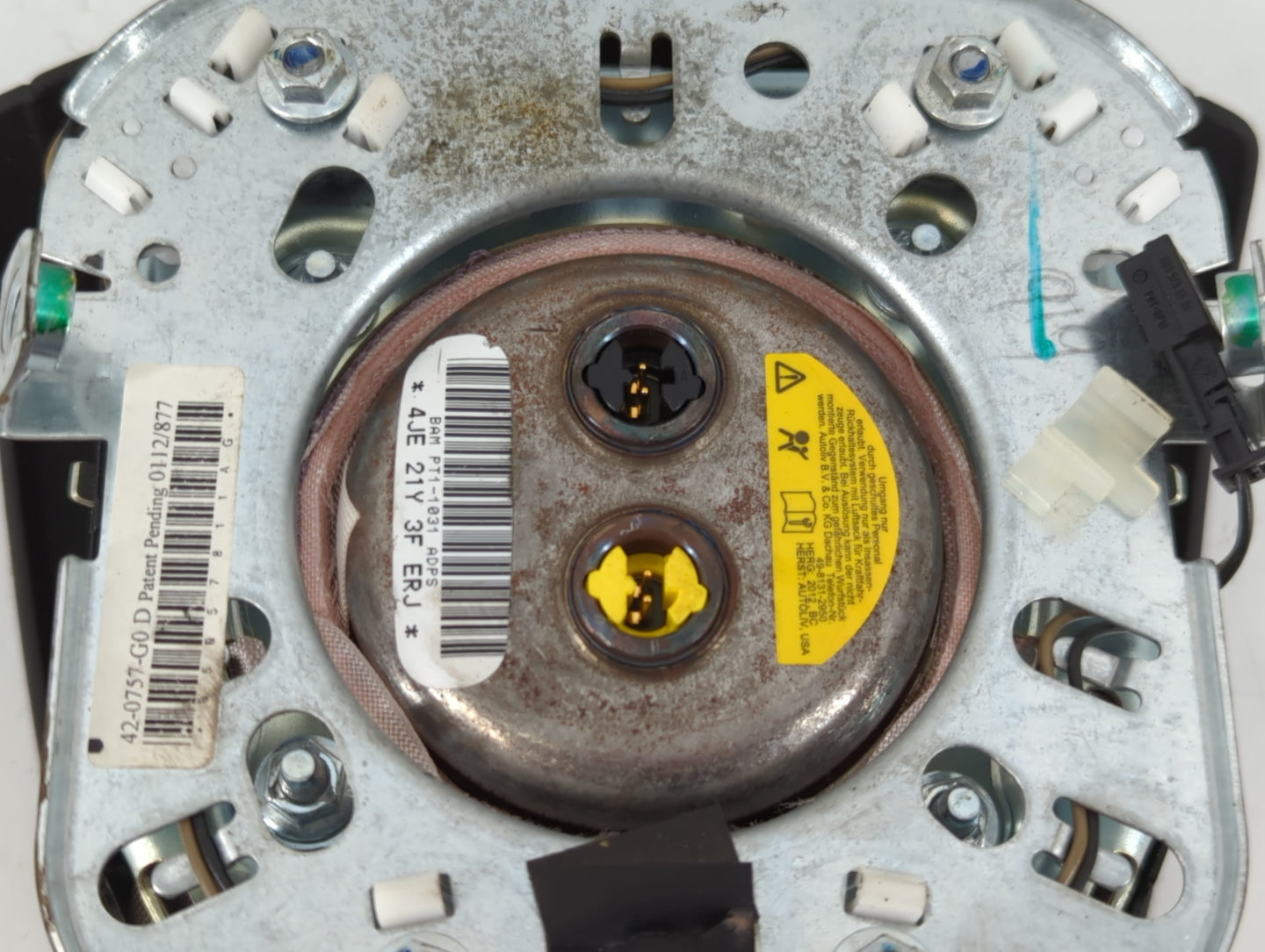 2011-2014 Volkswagen Routan Air Bag Driver Left Steering Wheel Mounted Fits Fits 2011 2012 2013 2014 OEM Used Auto Parts - O