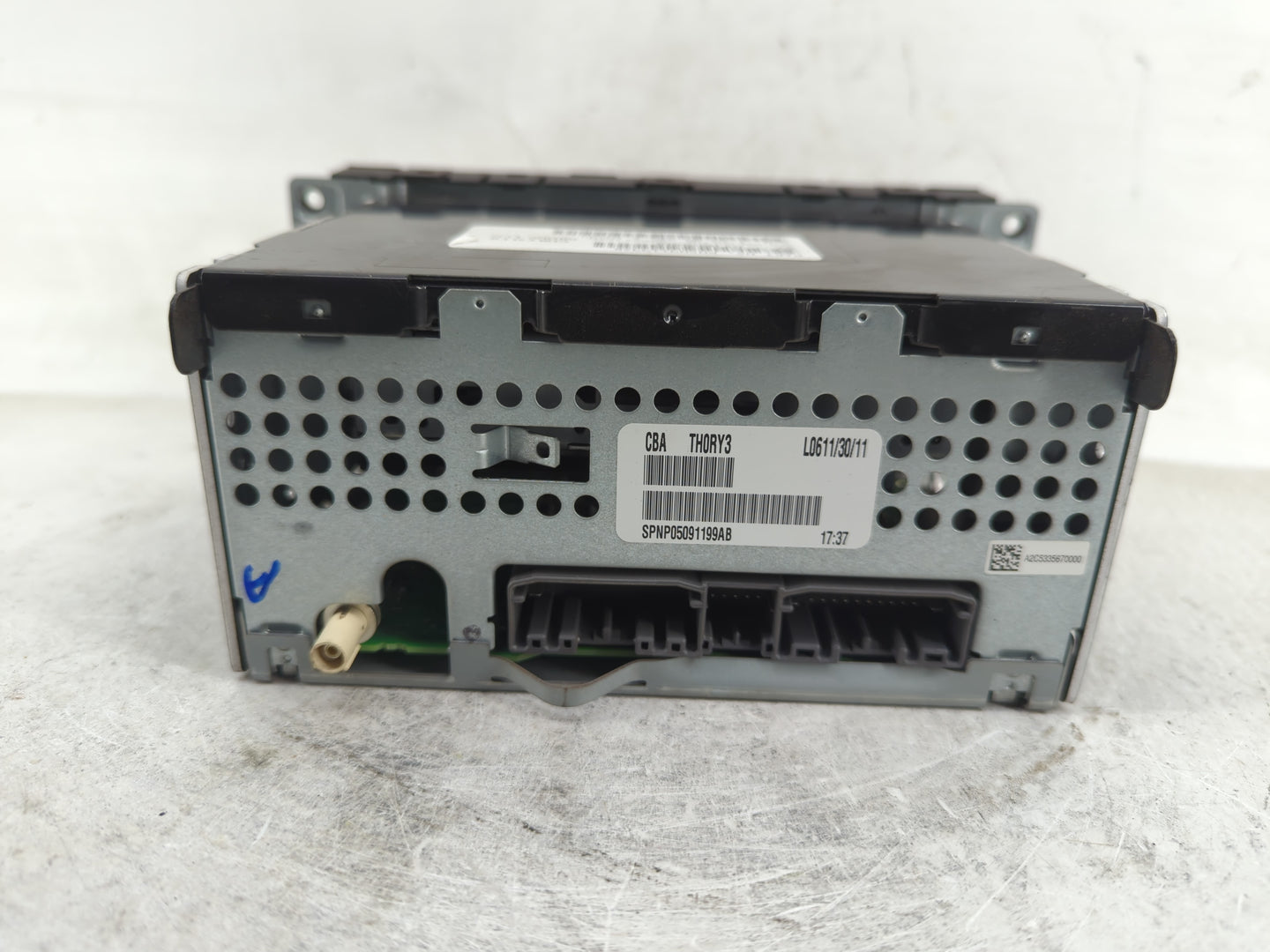 2012-2014 Volkswagen Routan Radio AM FM Cd Player Receiver Replacement P/N:P05091199AB Fits Fits 2012 2013 2014 OEM Used Aut