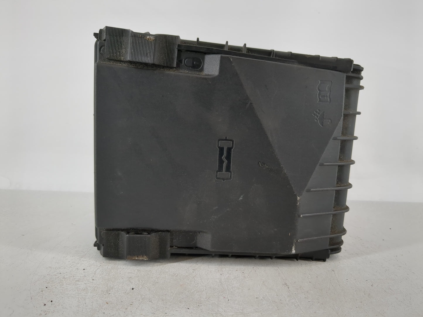2012-2018 Volkswagen Tiguan Fusebox Fuse Box Panel Relay Module P/N:3C0 937 125 A Fits OEM Used Auto Parts - Oemusedautopart