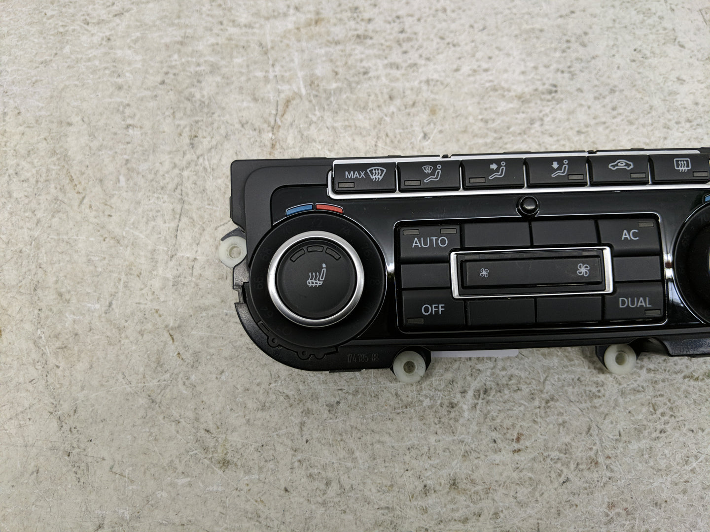 2012 Volkswagen Tiguan Climate Control Module Temperature AC/Heater Replacement P/N:5K0 907 044 FE Fits OEM Used Auto Parts 