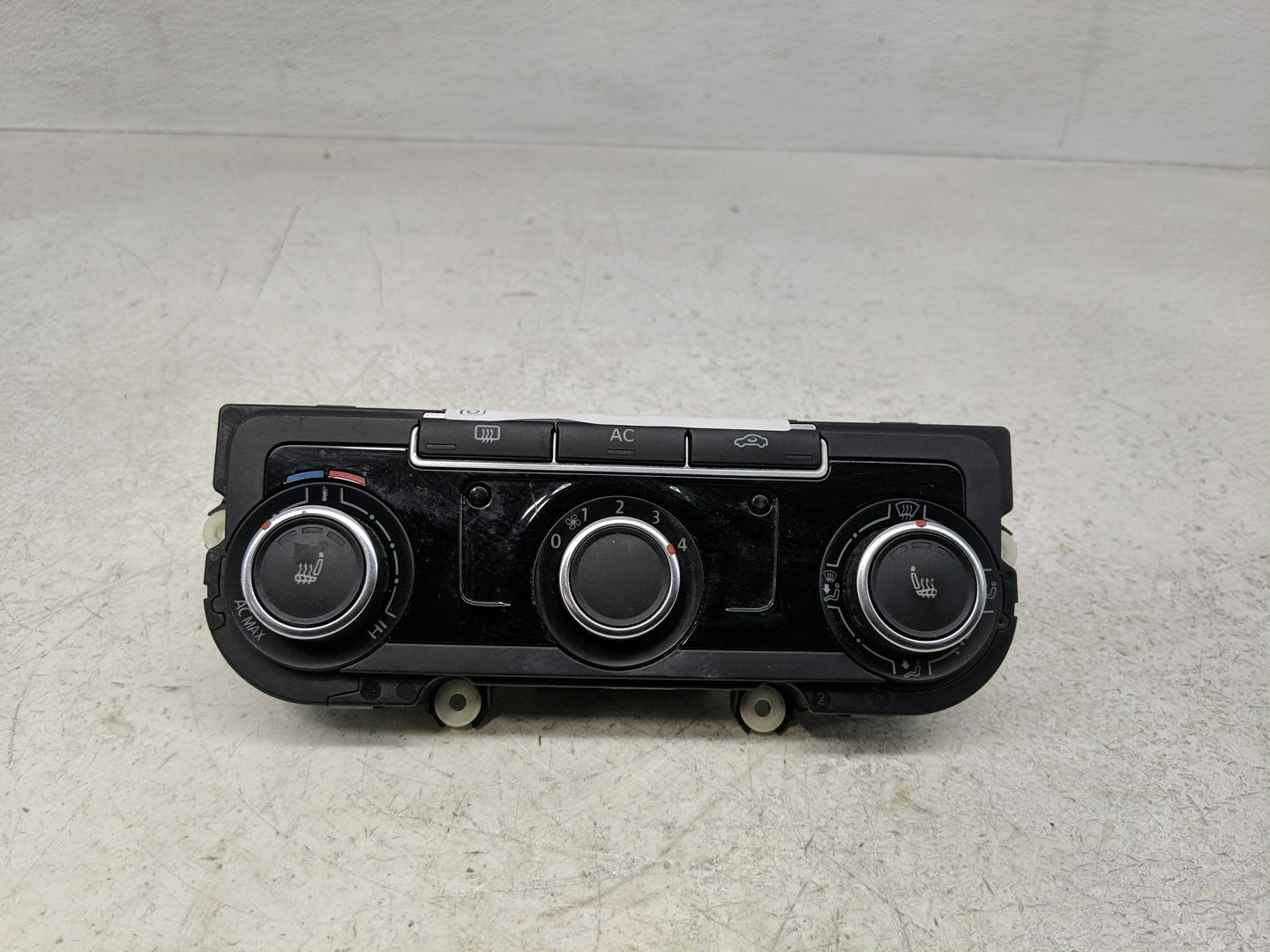 2012 Volkswagen Tiguan Climate Control Module Temperature AC/Heater Replacement P/N:5HB 009 751 Fits OEM Used Auto Parts - O