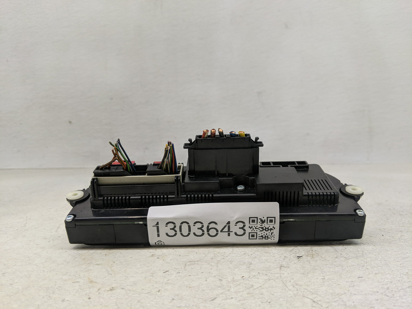 2012 Volkswagen Tiguan Climate Control Module Temperature AC/Heater Replacement P/N:5HB 009 751 Fits OEM Used Auto Parts - O