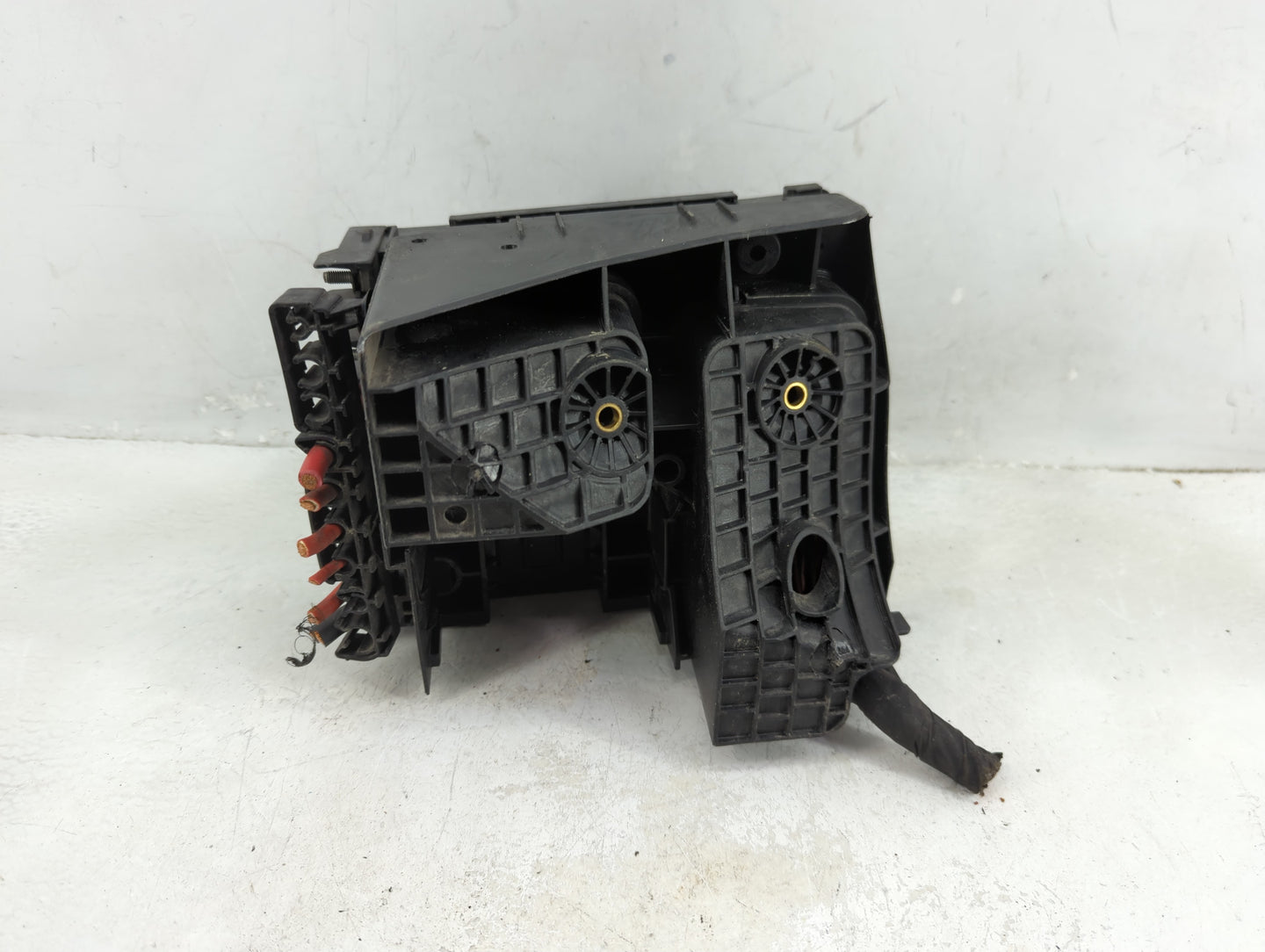 2012-2018 Volkswagen Tiguan Fusebox Fuse Box Panel Relay Module P/N:1K0.937.132F Fits OEM Used Auto Parts - Oemusedautoparts