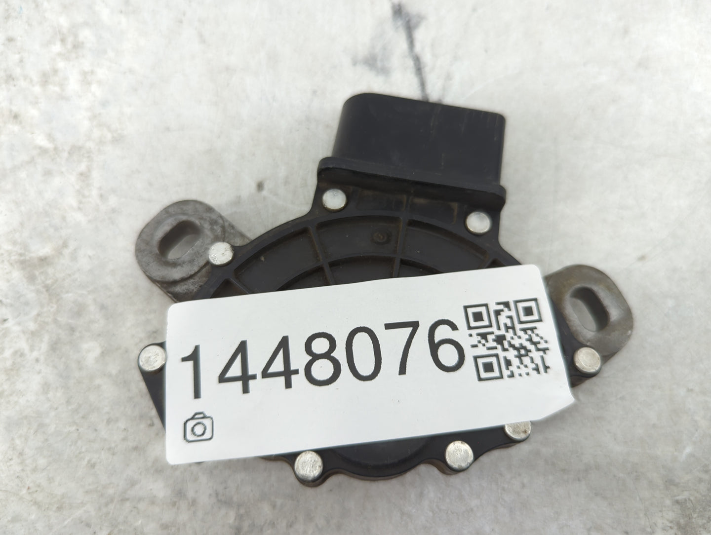 2012-2012 Volkswagen Tiguan Body Control Module Bcm Inner Cabin Fuse Box - Oemusedautoparts1.com