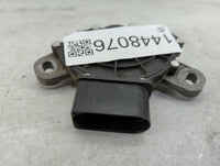 2012-2012 Volkswagen Tiguan Body Control Module Bcm Inner Cabin Fuse Box - Oemusedautoparts1.com