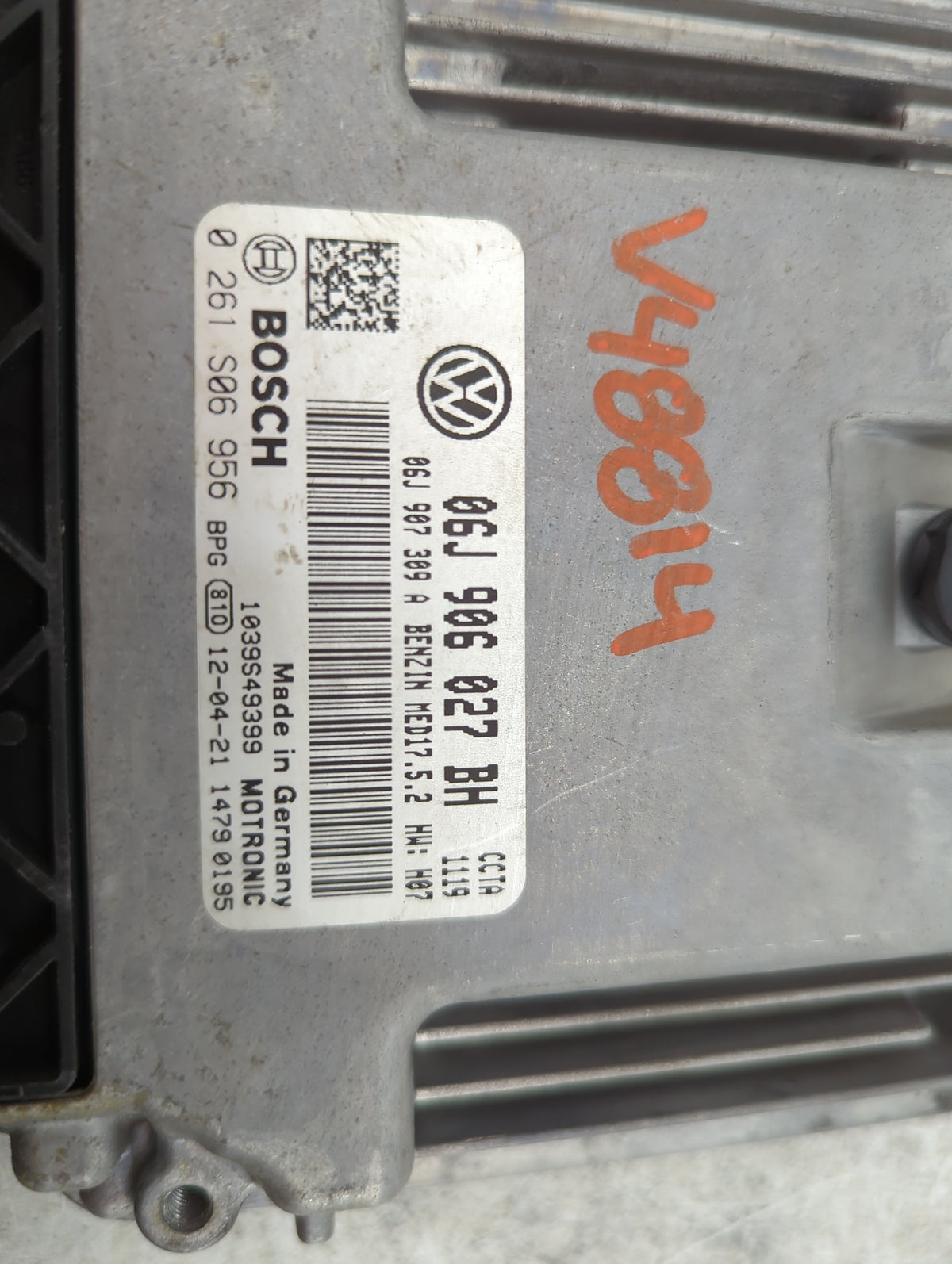 2012 Volkswagen Tiguan PCM Engine Control Computer ECU ECM PCU OEM P/N:06J906027BH 0261S06956, 1039S49399 Fits OEM Used Auto