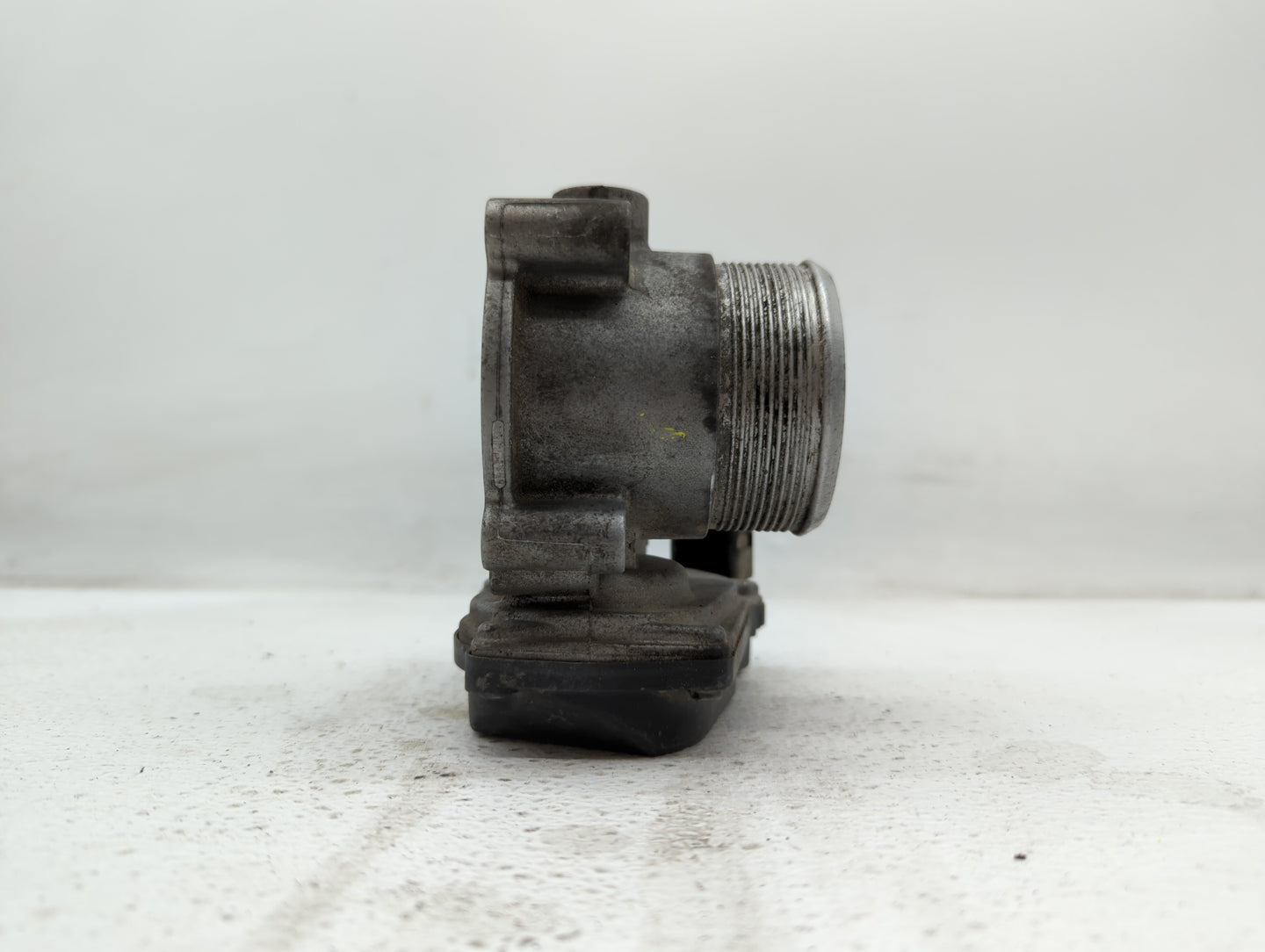 2009-2018 Volkswagen Tiguan Throttle Body P/N:06F 133 062 G 06F 133 062 Q Fits OEM Used Auto Parts - Oemusedautoparts1.com