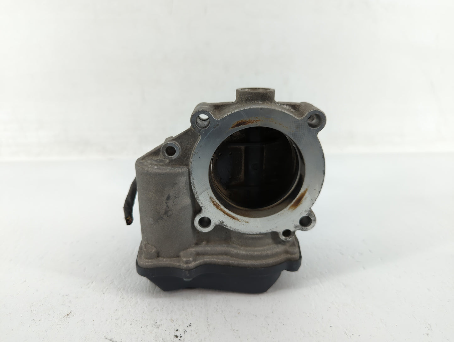 2009-2018 Volkswagen Tiguan Throttle Body P/N:06F 133 062 Q 06F 133 062 J Fits OEM Used Auto Parts - Oemusedautoparts1.com