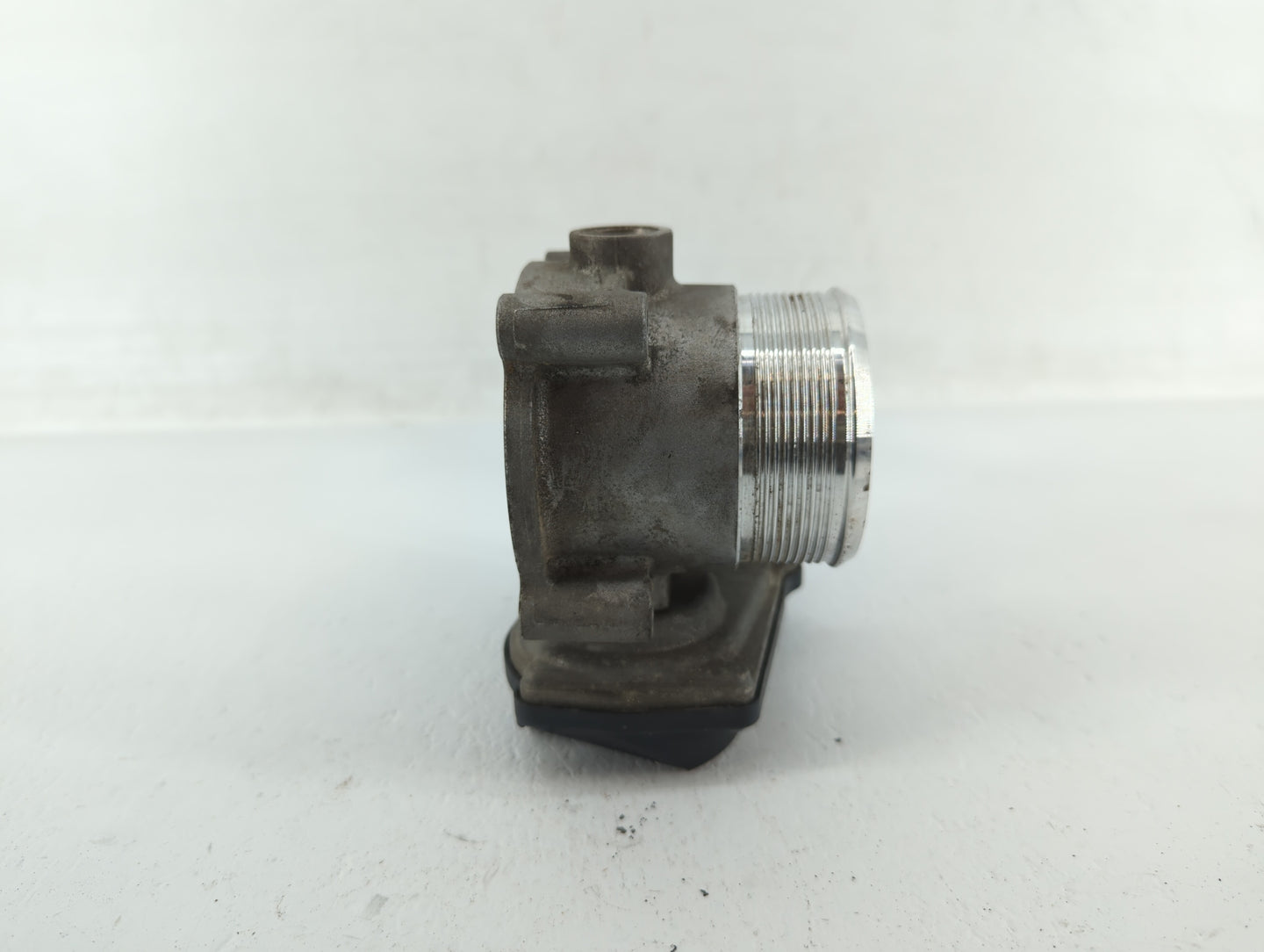 2009-2018 Volkswagen Tiguan Throttle Body P/N:06F 133 062 Q 06F 133 062 J Fits OEM Used Auto Parts - Oemusedautoparts1.com