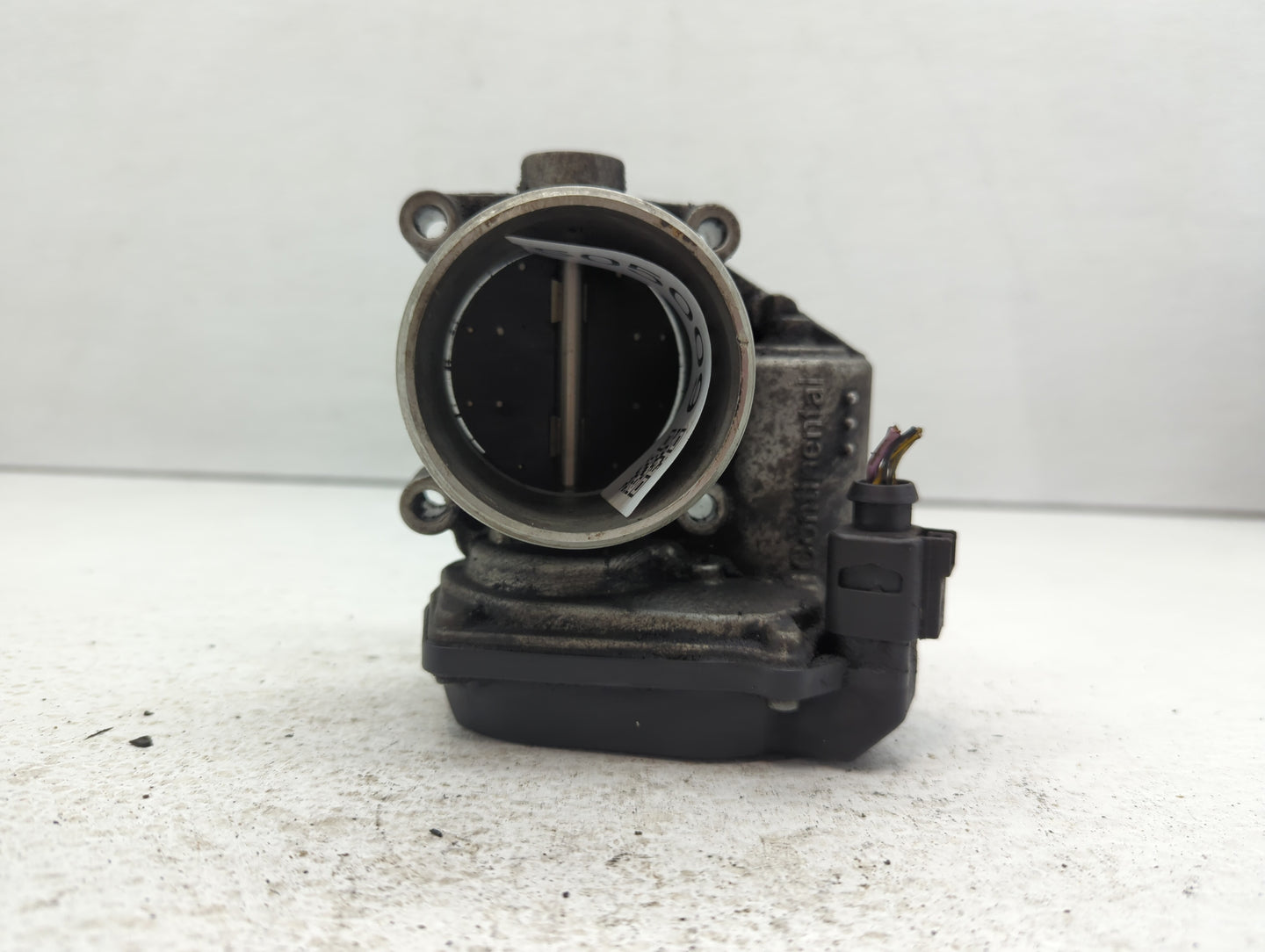 2009-2018 Volkswagen Tiguan Throttle Body P/N:06F 133 062 Q 06F 133 062 J Fits OEM Used Auto Parts - Oemusedautoparts1.com