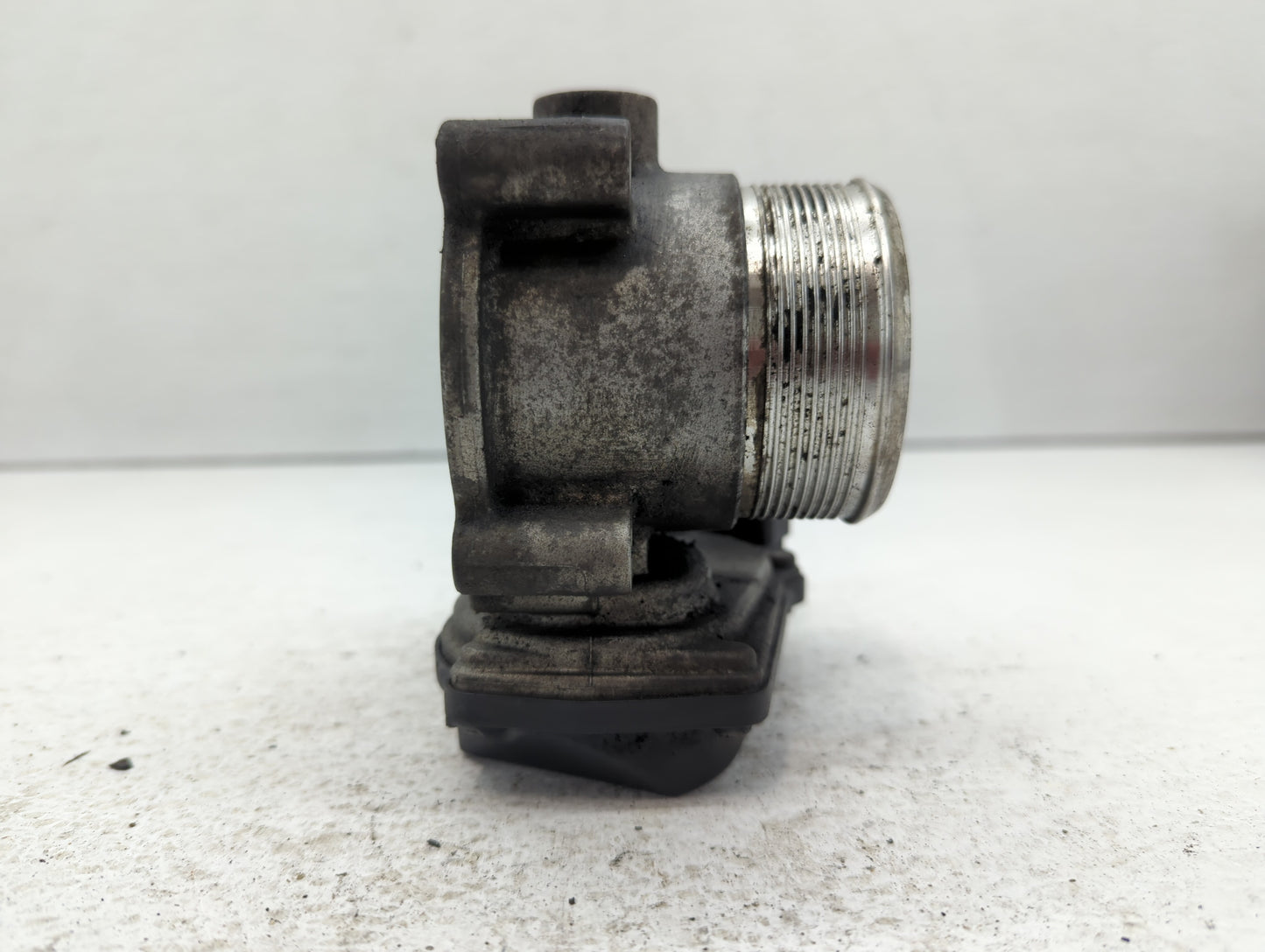 2009-2018 Volkswagen Tiguan Throttle Body P/N:06F 133 062 Q 06F 133 062 J Fits OEM Used Auto Parts - Oemusedautoparts1.com