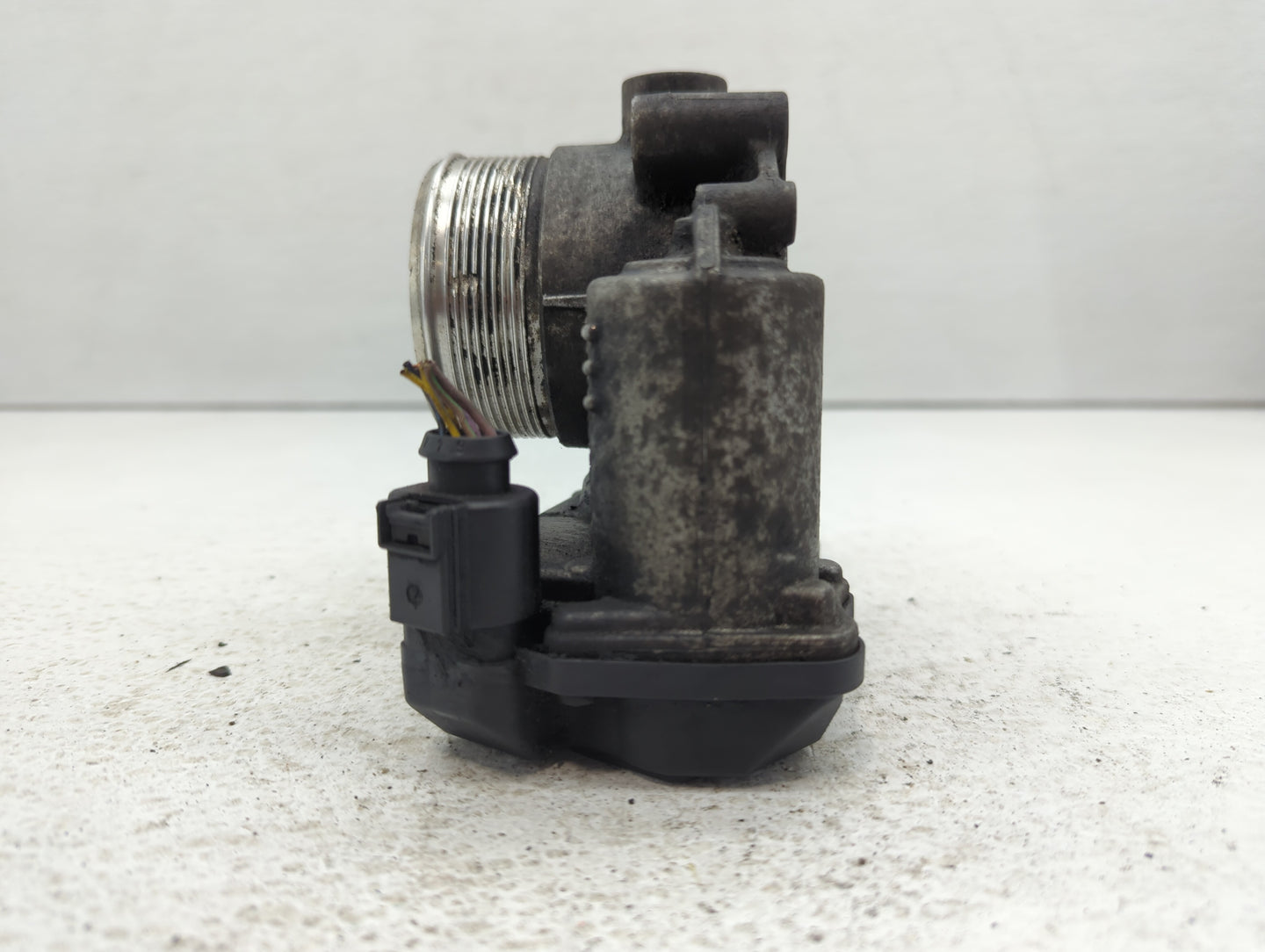 2009-2018 Volkswagen Tiguan Throttle Body P/N:06F 133 062 Q 06F 133 062 J Fits OEM Used Auto Parts - Oemusedautoparts1.com