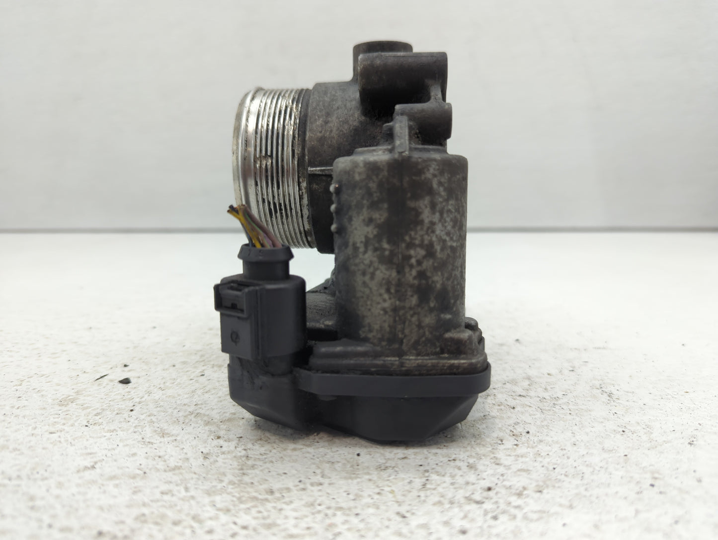 2009-2018 Volkswagen Tiguan Throttle Body P/N:06F 133 062 Q 06F 133 062 J Fits OEM Used Auto Parts - Oemusedautoparts1.com