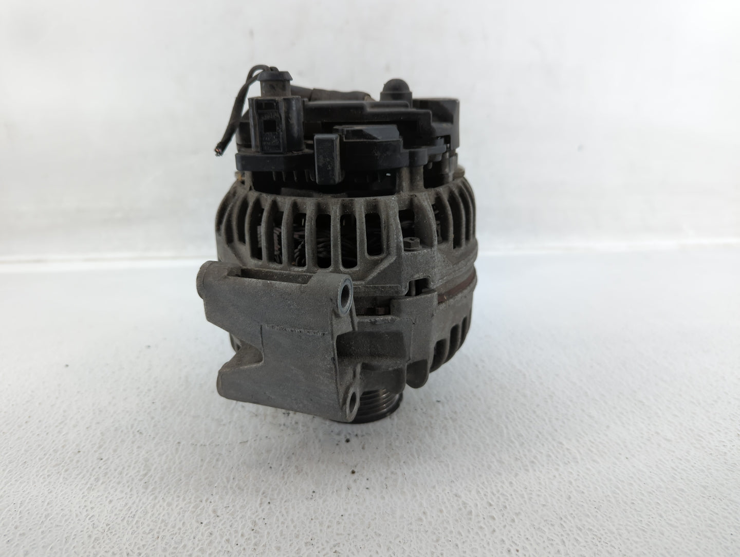 2009-2018 Volkswagen Tiguan Alternator Replacement Generator Charging Assembly Engine OEM P/N:06B903016AB Fits OEM Used Auto