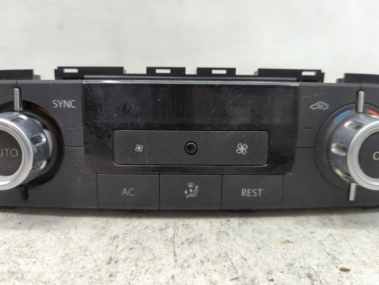 2011-2012 Volkswagen Touareg Climate Control Module Temperature AC/Heater Replacement P/N:7P6 907 040 BA Fits Fits 2011 2012