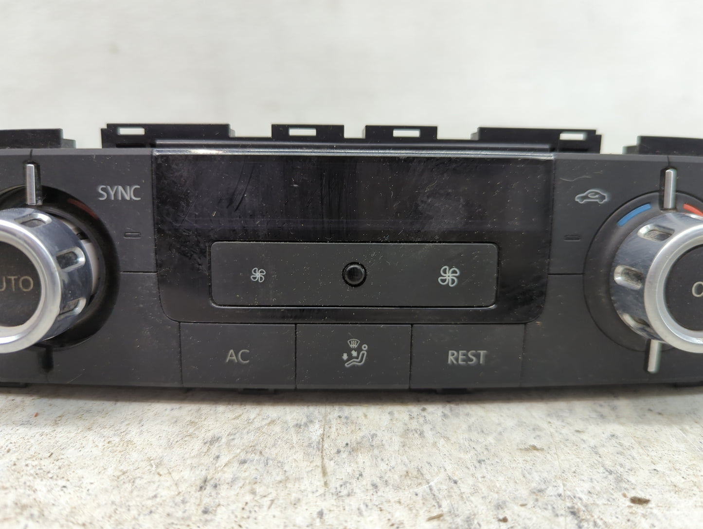 2011-2012 Volkswagen Touareg Climate Control Module Temperature AC/Heater Replacement P/N:7P6 907 040 BA Fits Fits 2011 2012