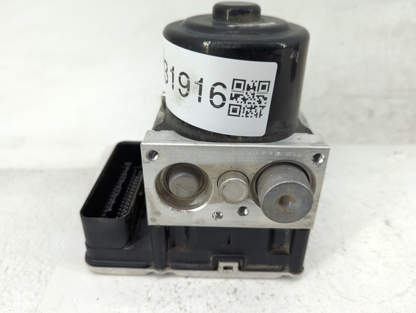 2011-2017 Volkswagen Touareg ABS Pump Control Module Replacement P/N:7P0 614 517 K Fits Fits 2011 2012 2013 2014 2015 2016 2