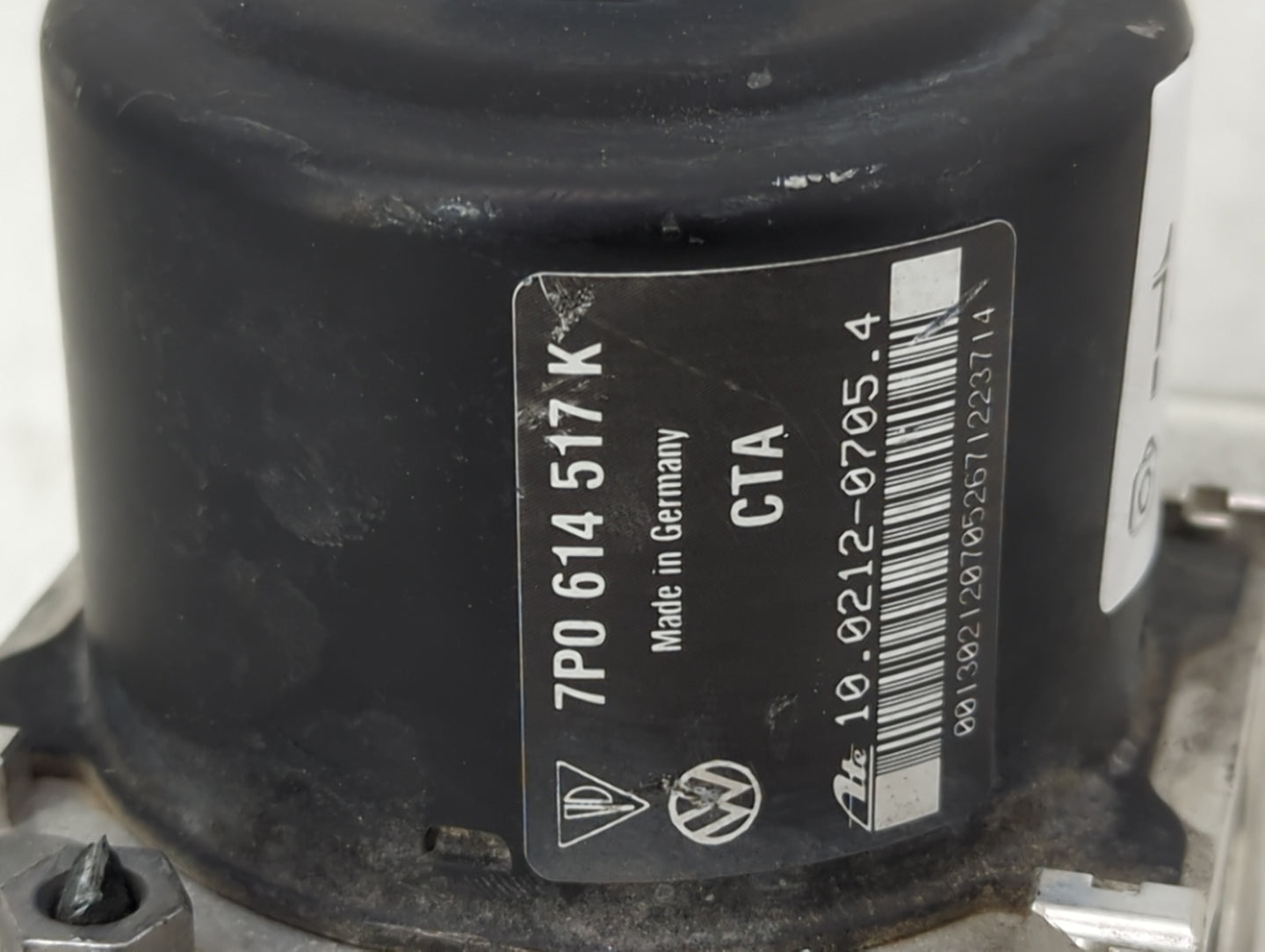 2011-2017 Volkswagen Touareg ABS Pump Control Module Replacement P/N:7P0 614 517 K Fits Fits 2011 2012 2013 2014 2015 2016 2