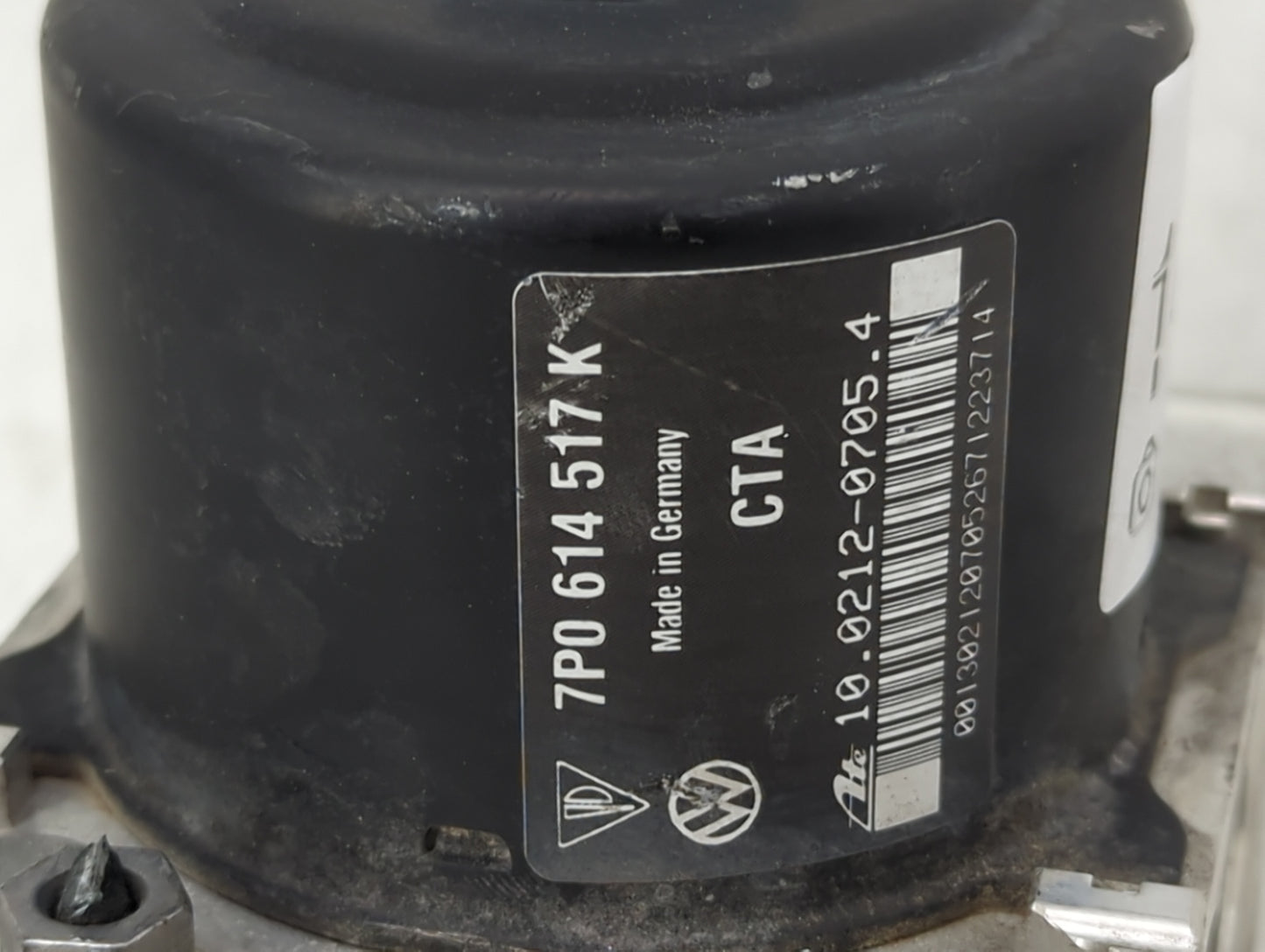 2011-2017 Volkswagen Touareg ABS Pump Control Module Replacement P/N:7P0 614 517 K Fits Fits 2011 2012 2013 2014 2015 2016 2