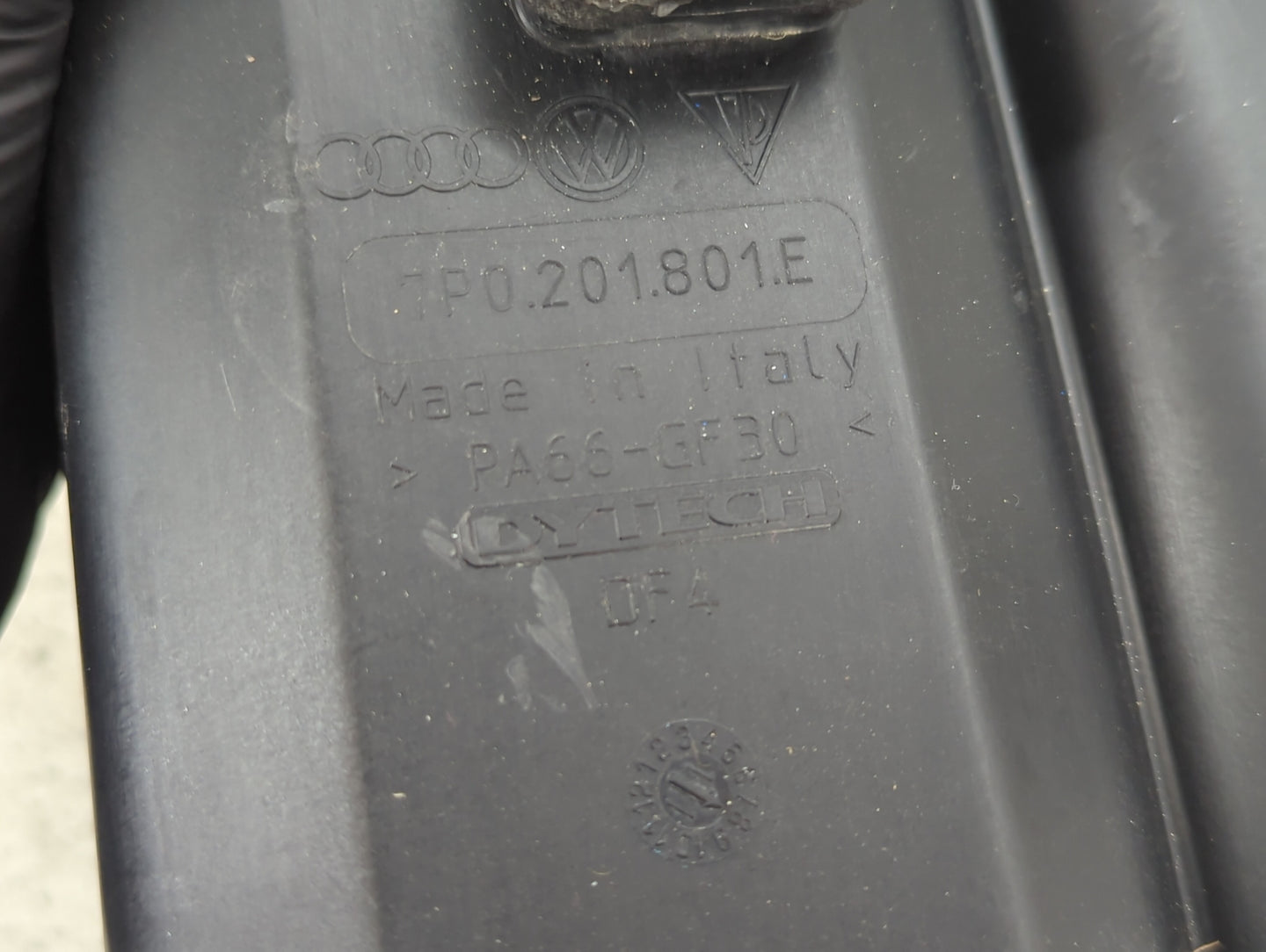 2012 Volkswagen Touareg Fuel Vapor Charcoal Canister - Oemusedautoparts1.com