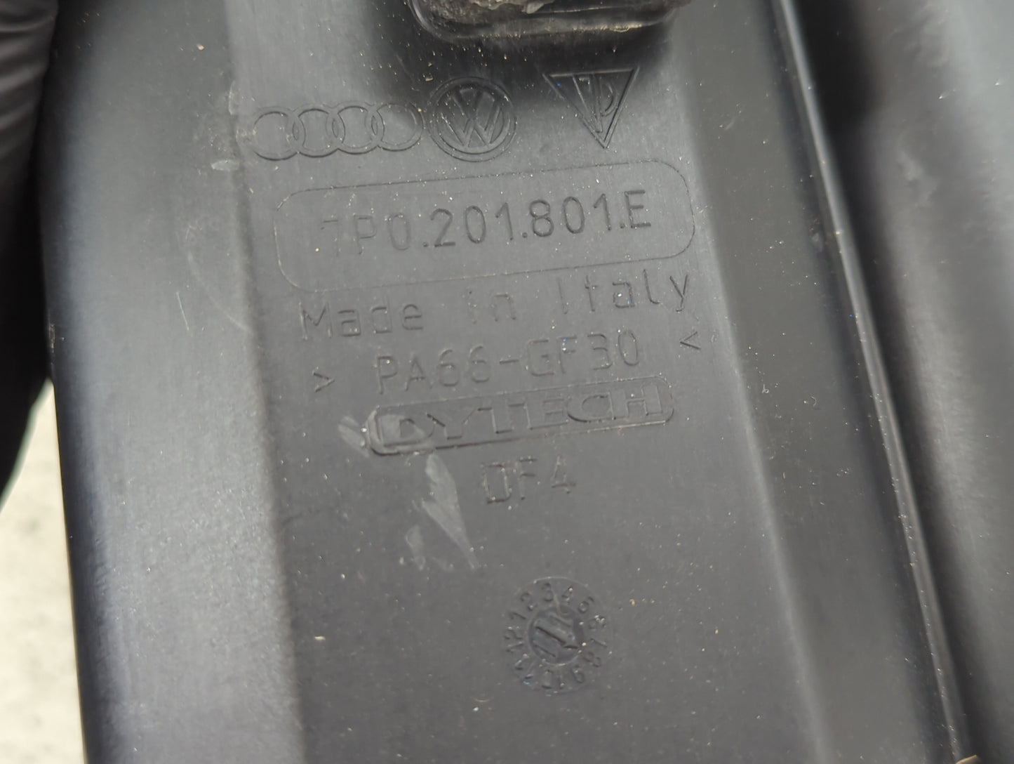 2012 Volkswagen Touareg Fuel Vapor Charcoal Canister - Oemusedautoparts1.com