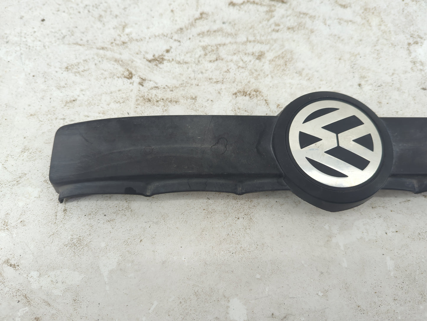 2012 Volkswagen Touareg Engine Cover - Oemusedautoparts1.com