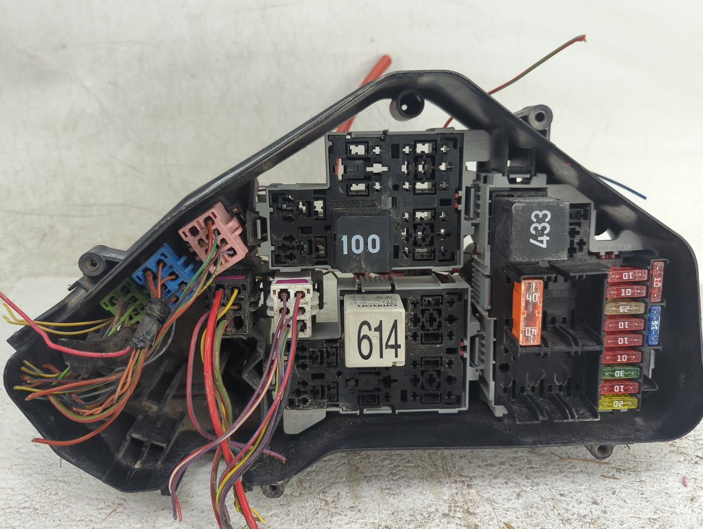 2011-2017 Volkswagen Touareg Fusebox Fuse Box Panel Relay Module P/N:7L0937615 Fits Fits 2011 2012 2013 2014 2015 2016 2017 